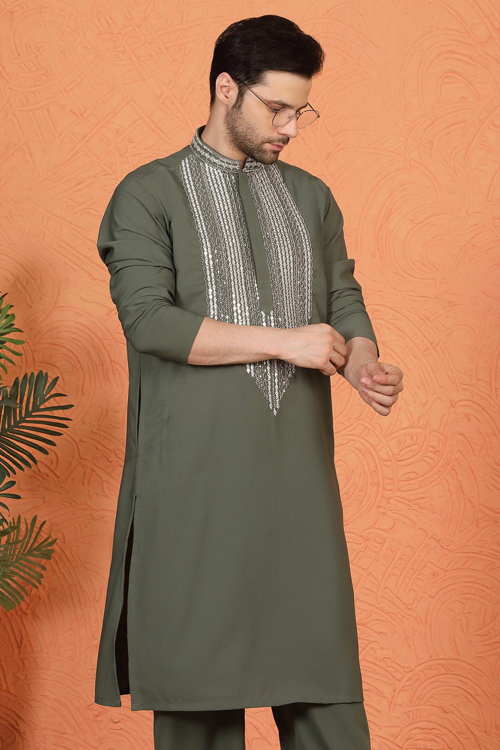 Nawaaz Embroidered Kurta with Loose Fit Parallel Matching Pants