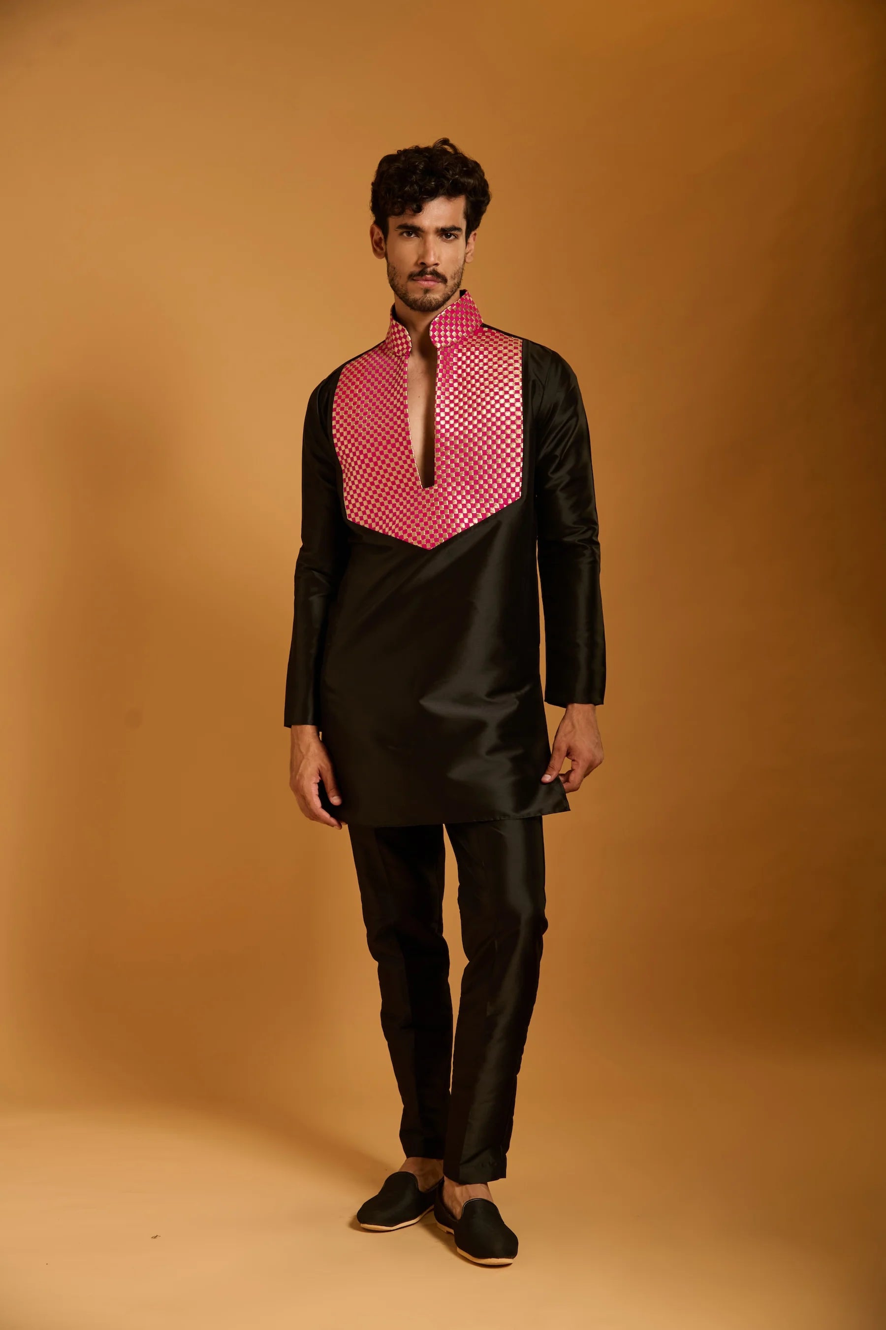 Trifecta black-fuchsia intreciatto bib kurta
