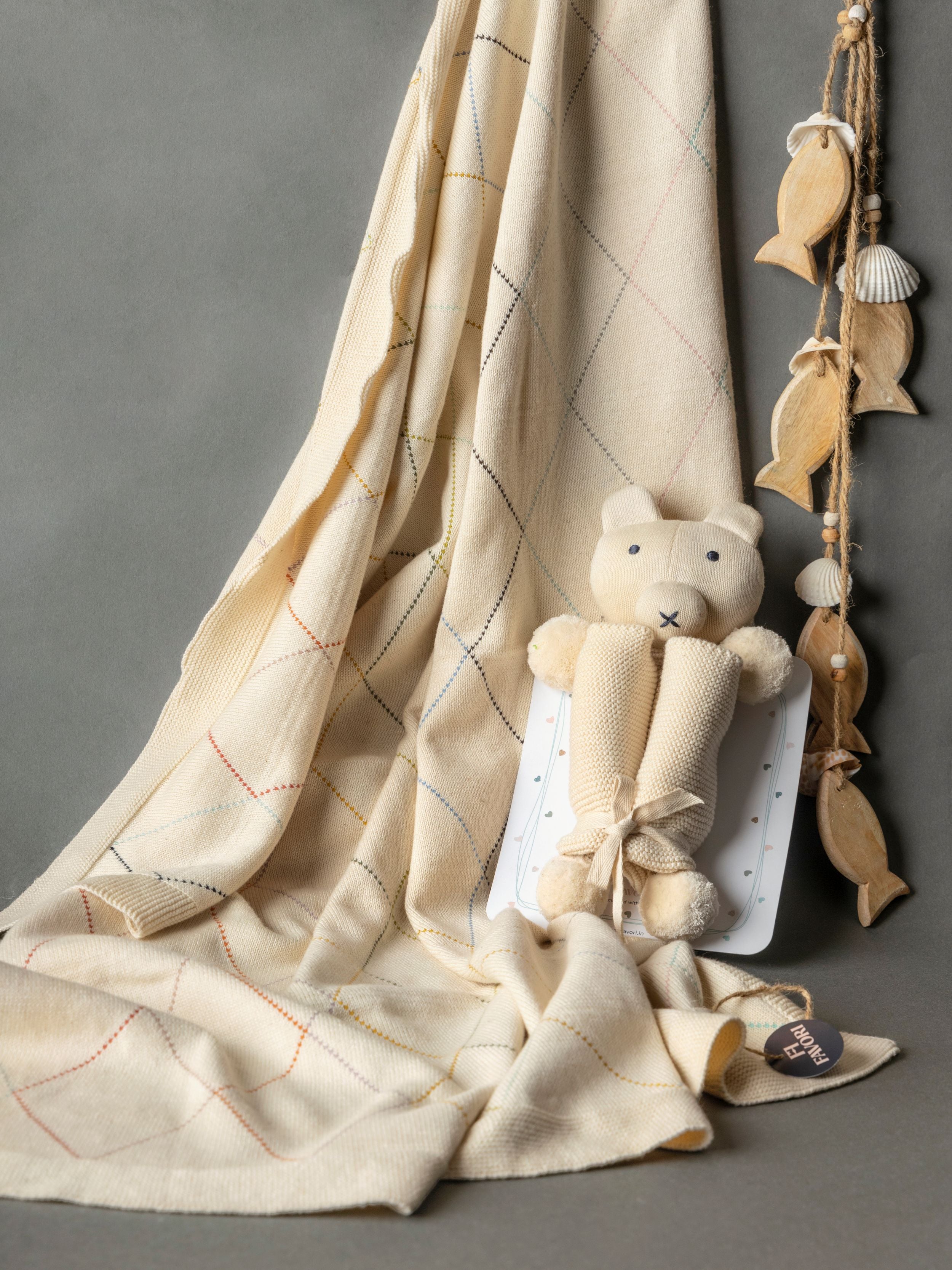 Baby blanket with cuddle cloth