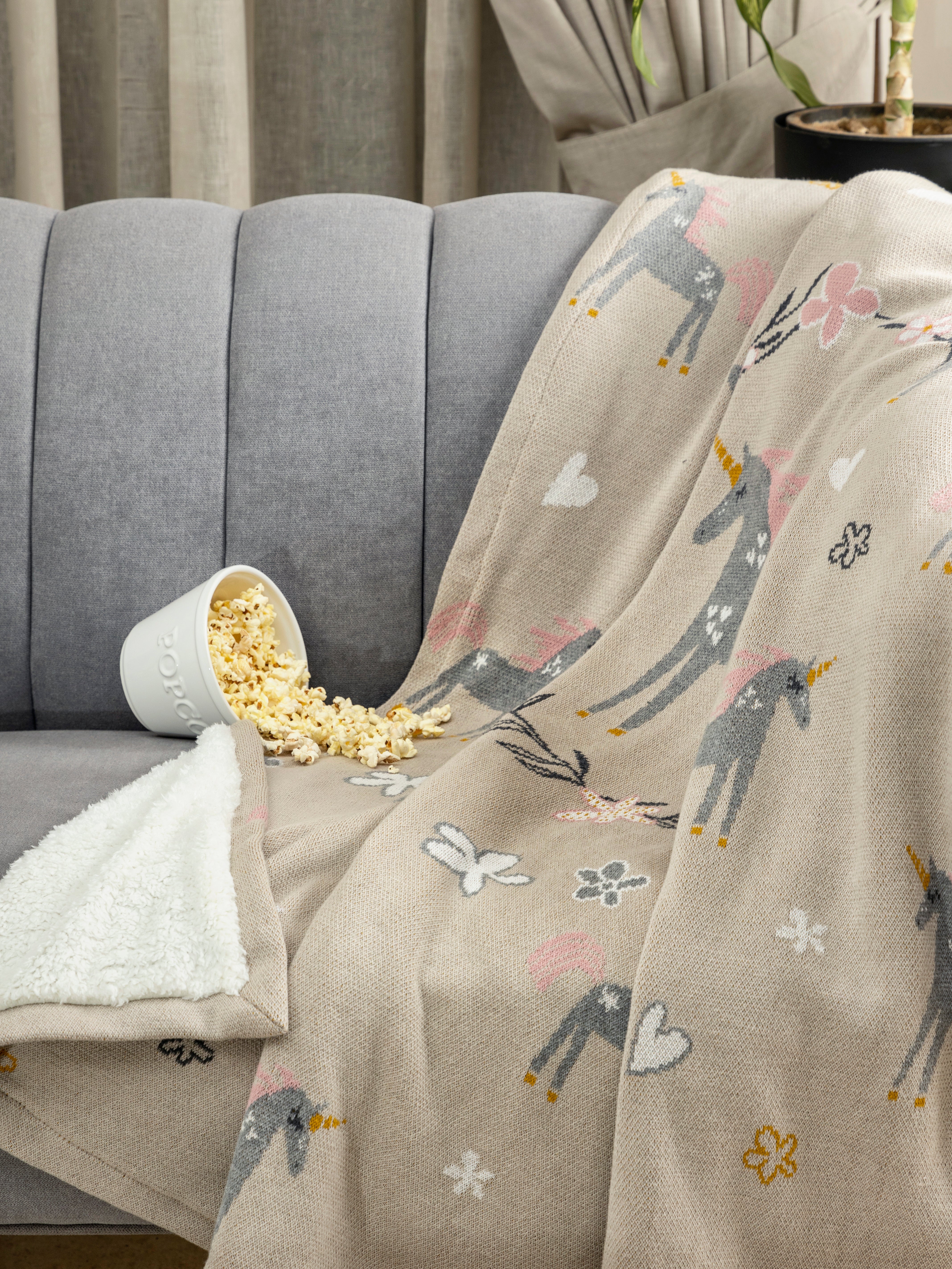 Cotton Knitted Unicorn design blanket with sherpa for Kids