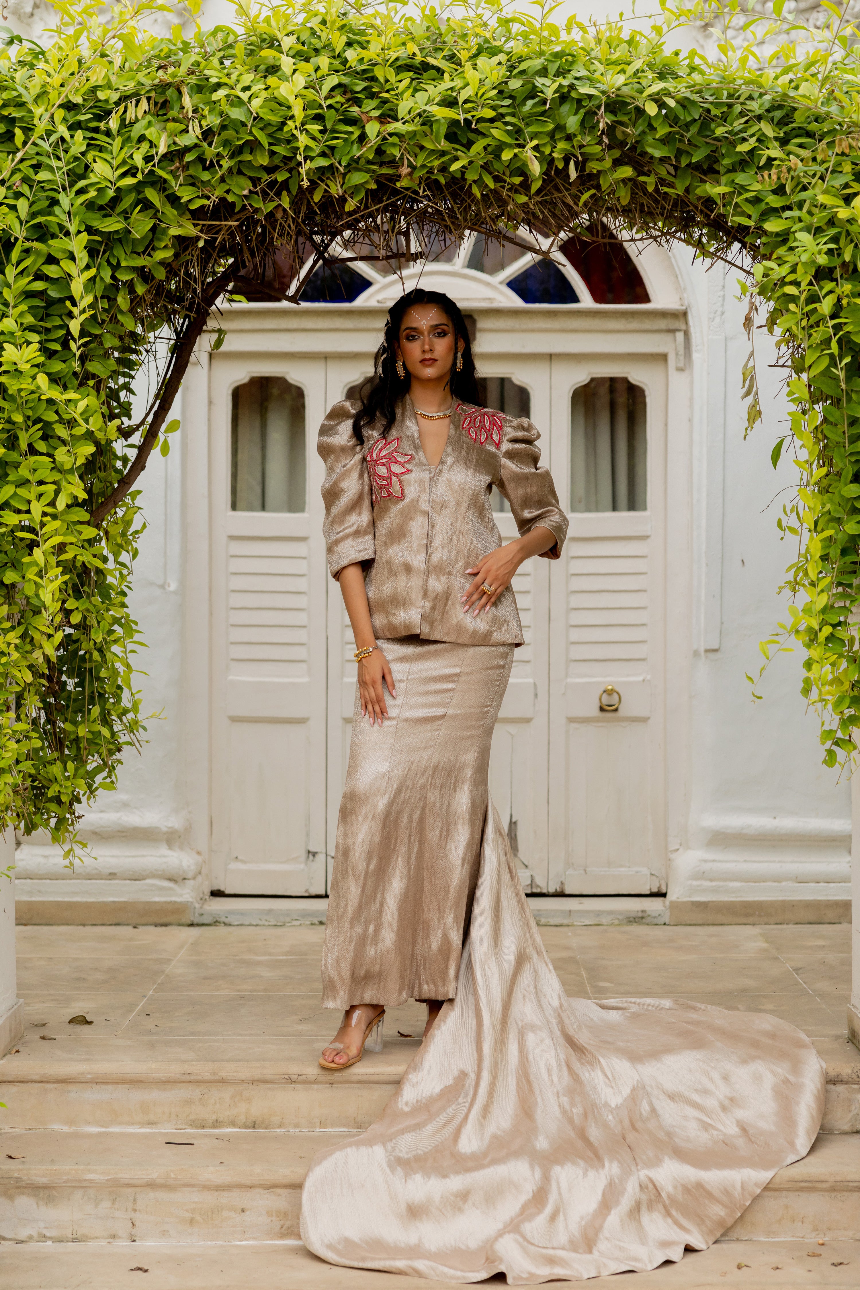 SNAKE PRINT SHIRT AND TRAIL SKIRT (Karima)