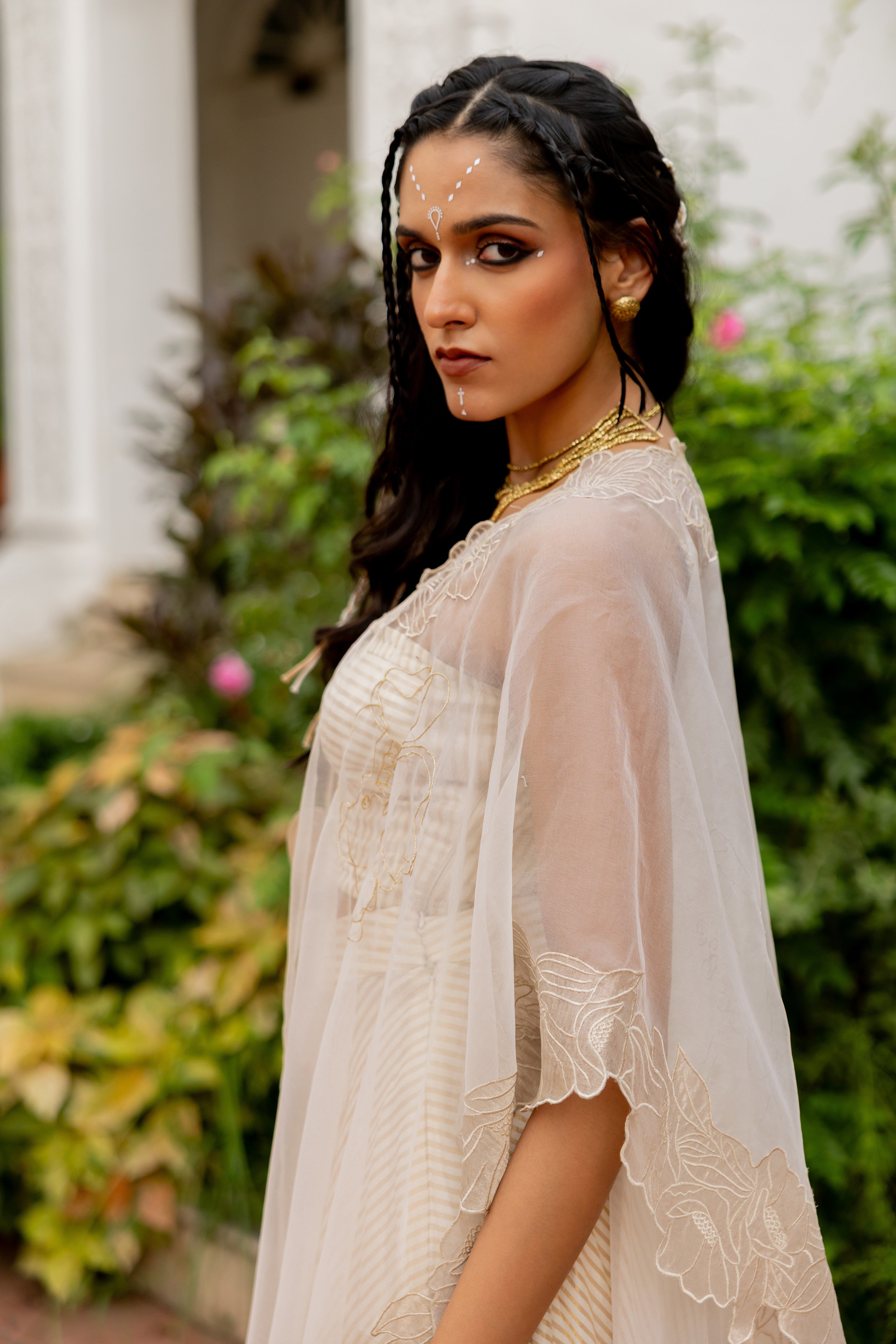 Ivory cape set (Yutika)