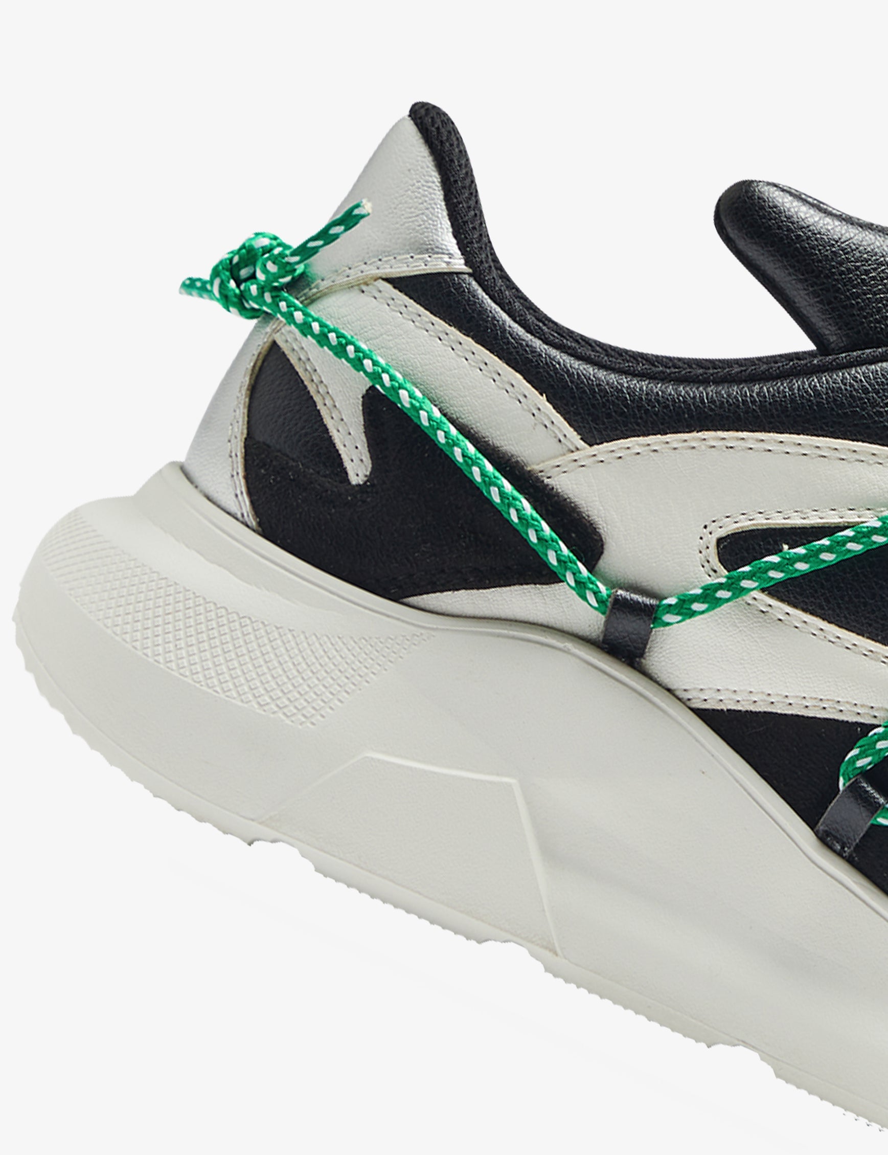 608 black white chunky sneaker