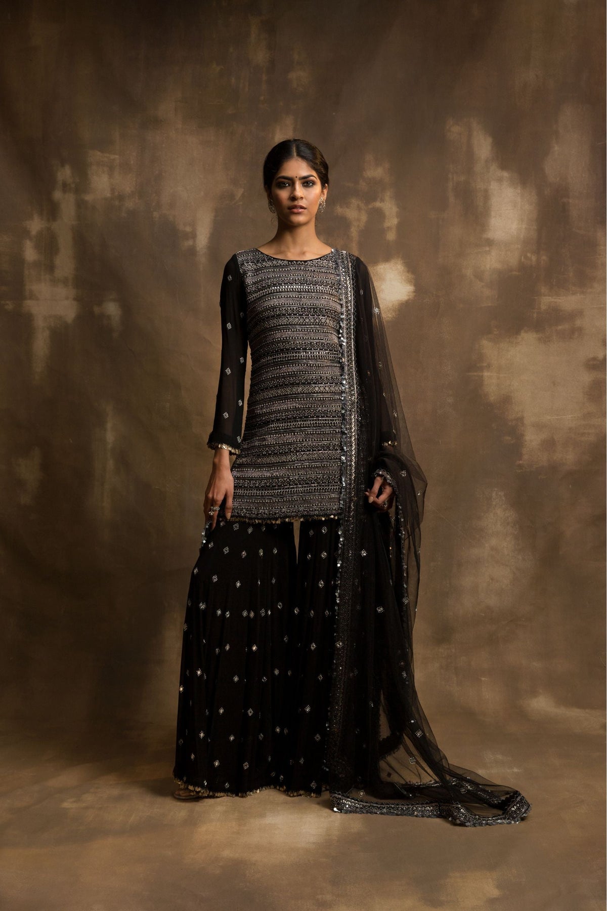 KURTA WITH BOTH FRONT BACK EMBROIDERY
