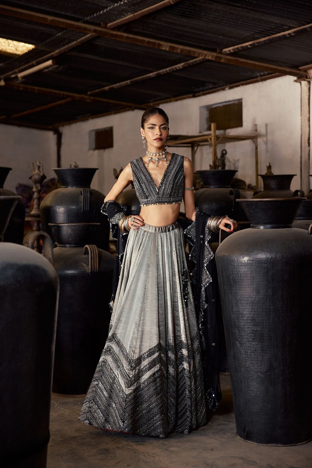 BLACK SILVER LEHNGHA