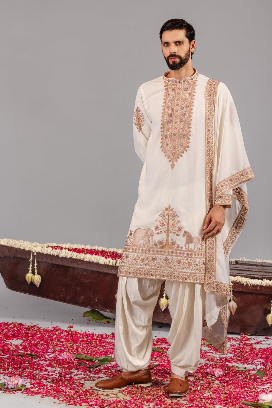CHAAR KADAM CREAM KURTA SET