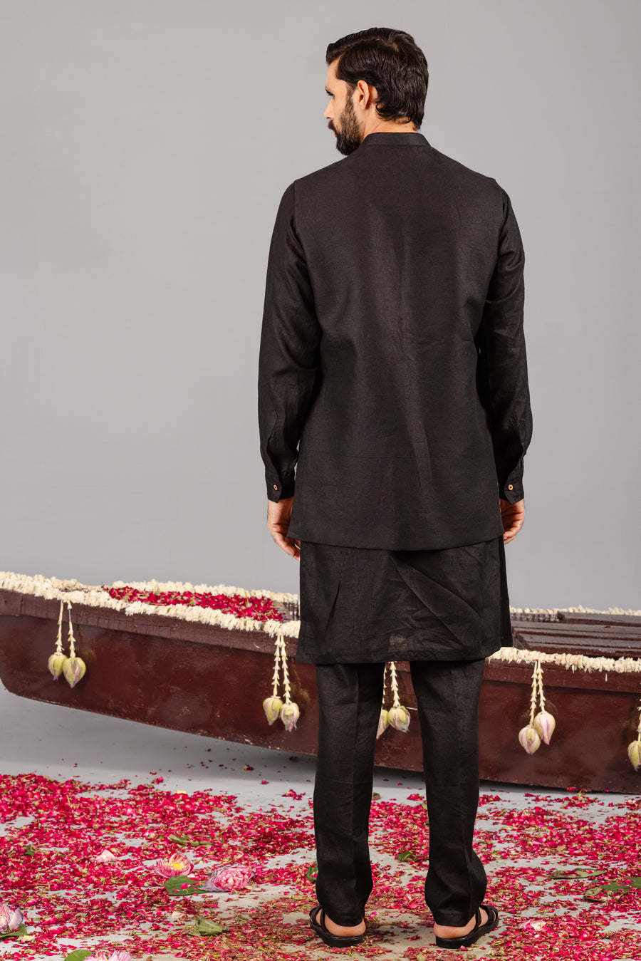 CARNIVAL BLACK FRONT OPEN KURTA JACKET SET