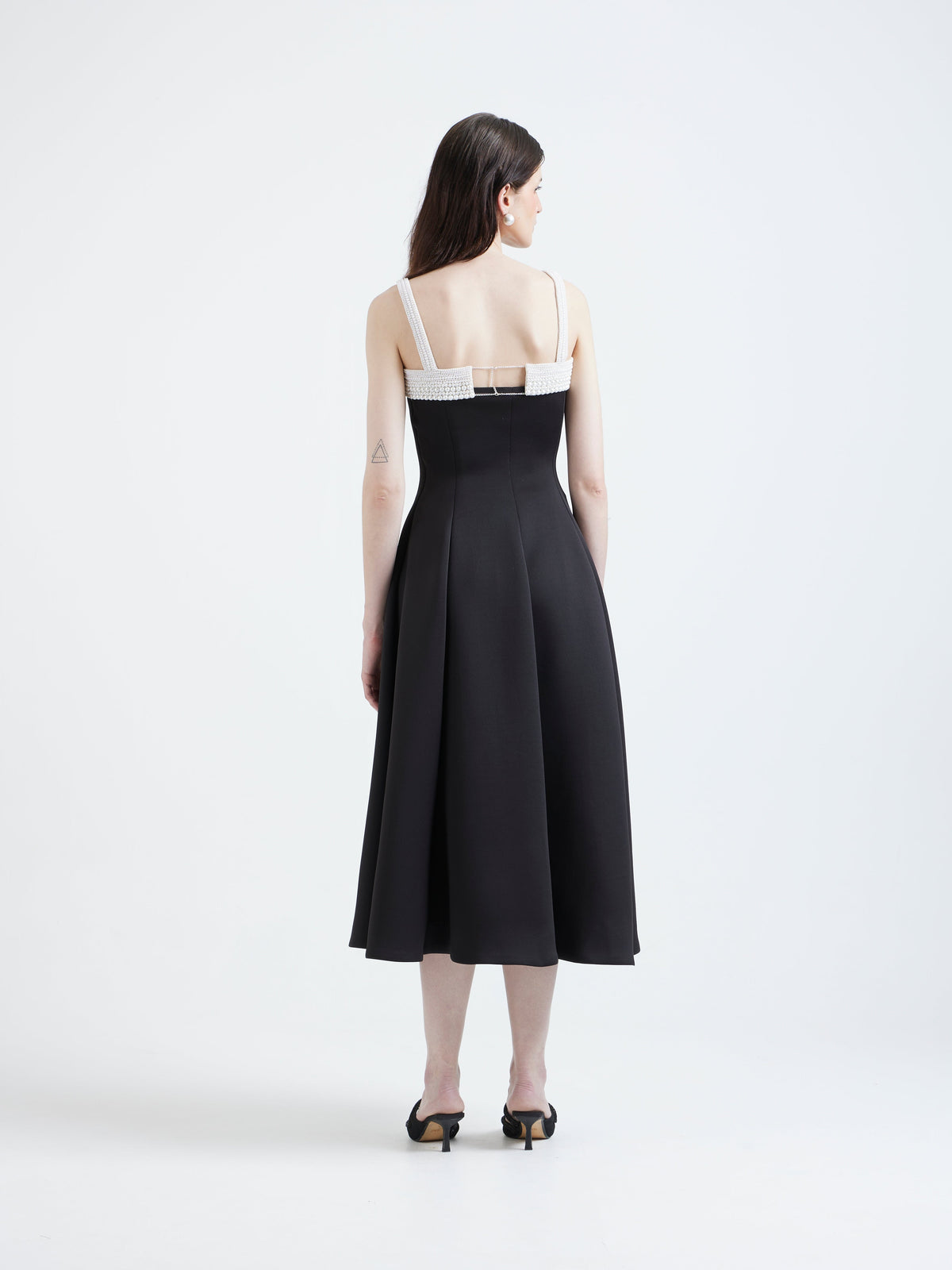 Detachable Pearl Neckline