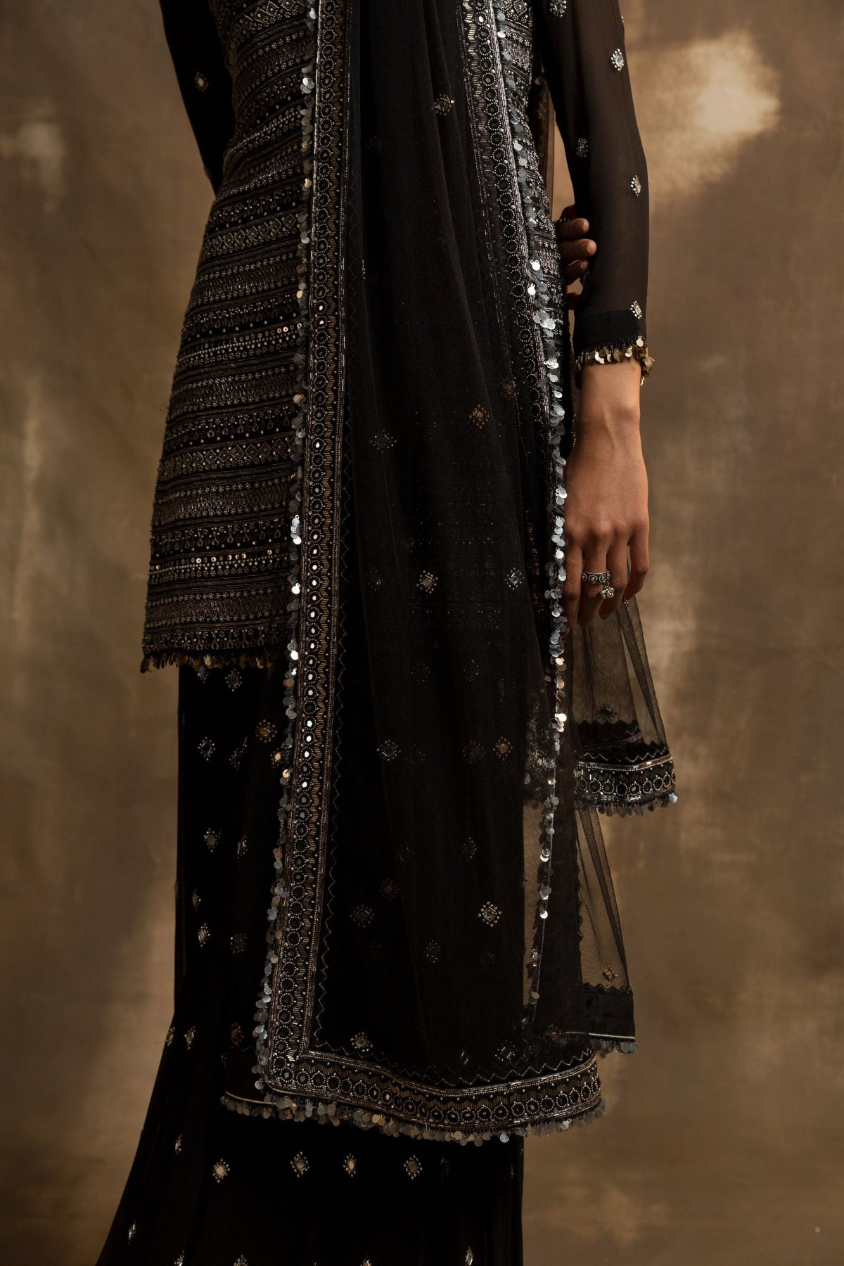 KURTA WITH BOTH FRONT BACK EMBROIDERY
