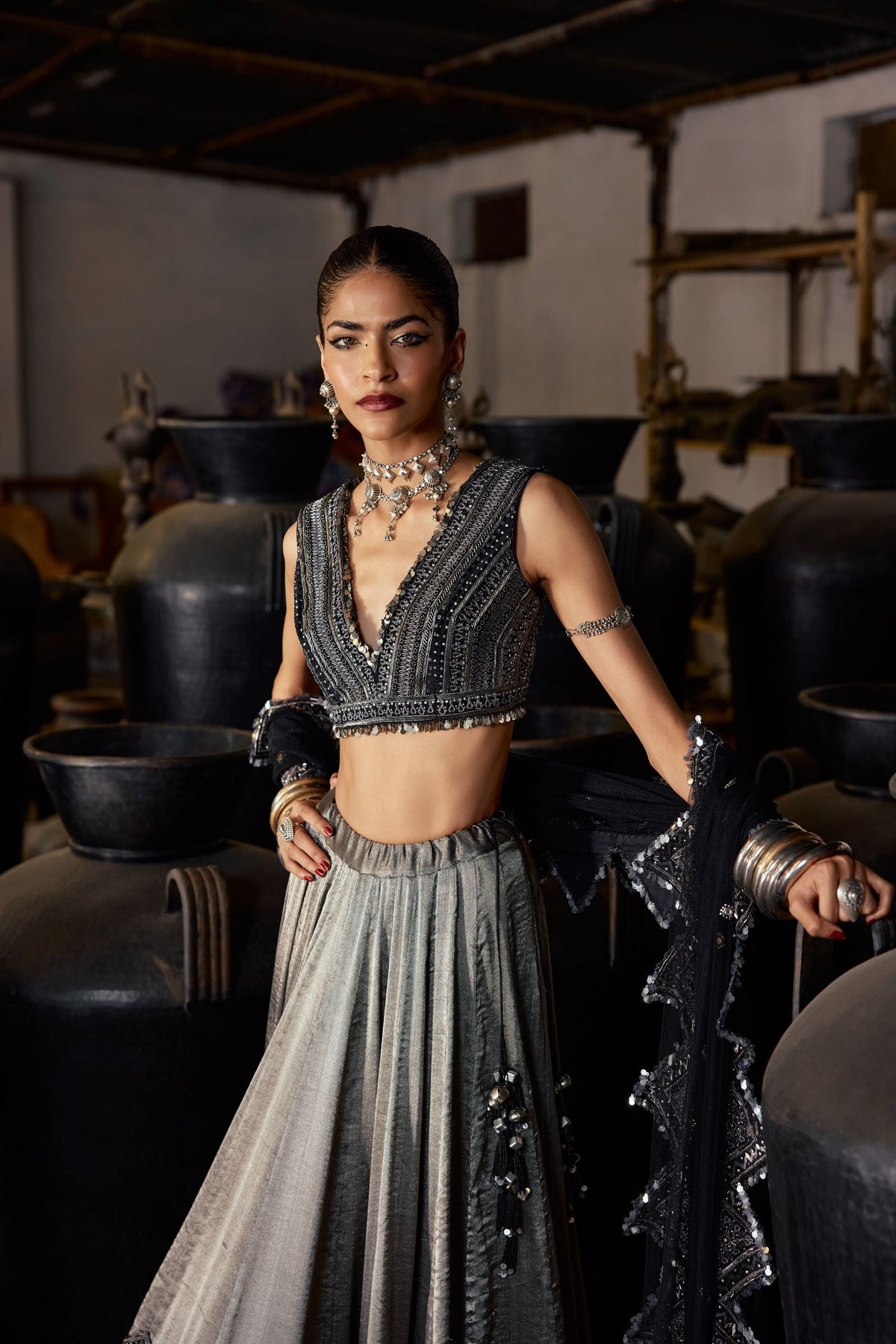 BLACK SILVER LEHNGHA