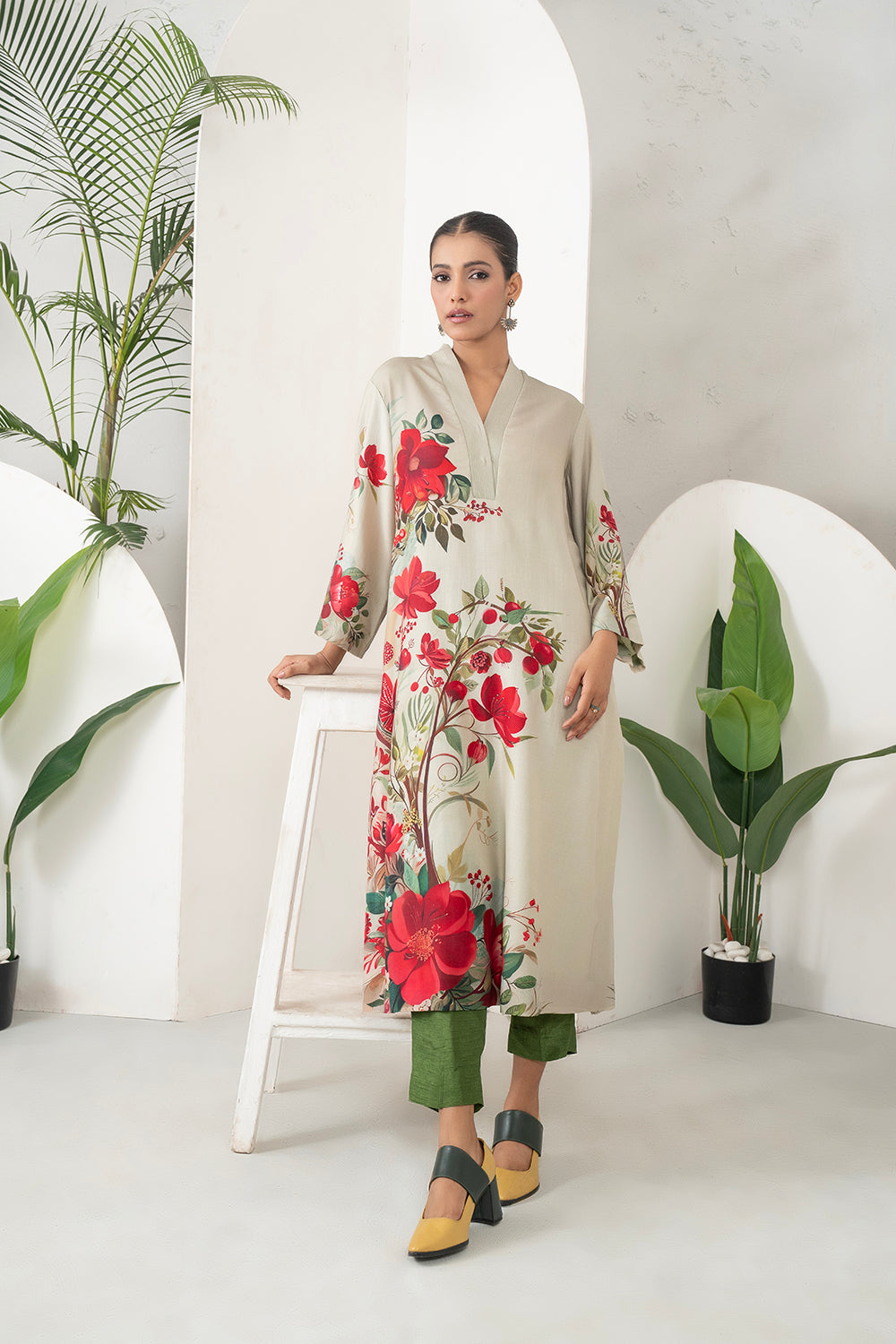 Beige Silk Chanderi Elegant Floral Printed Tunic Set (2 PCS)
