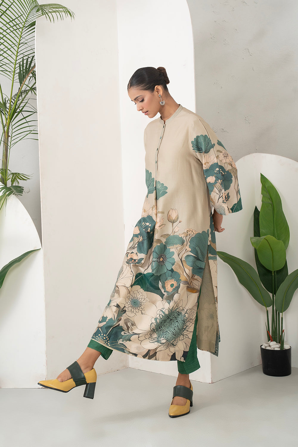 Beige Silk Chanderi Delicate Floral Artwork Printed Tunic Set (2 PCS)