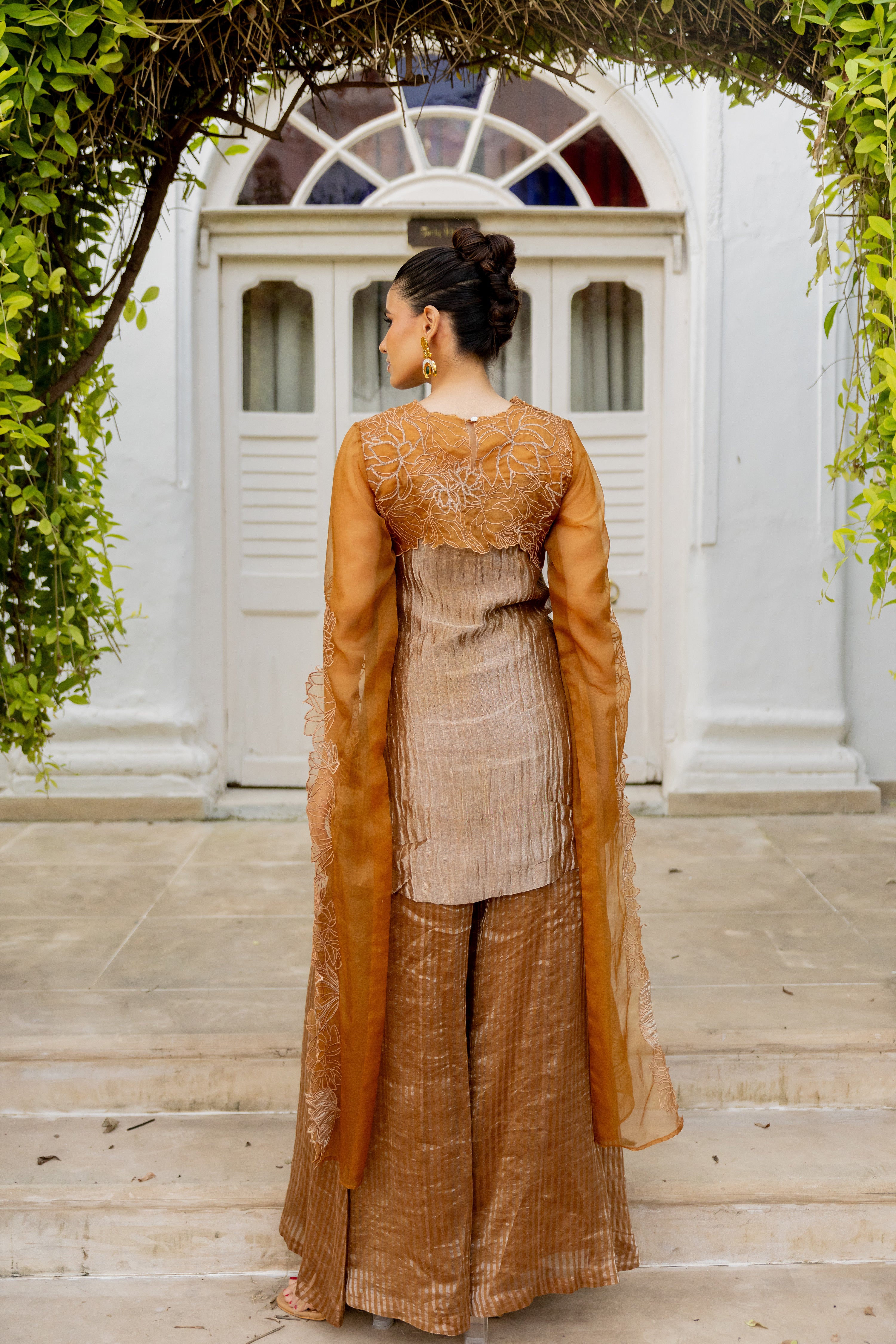 Brown small cape set (Akira)