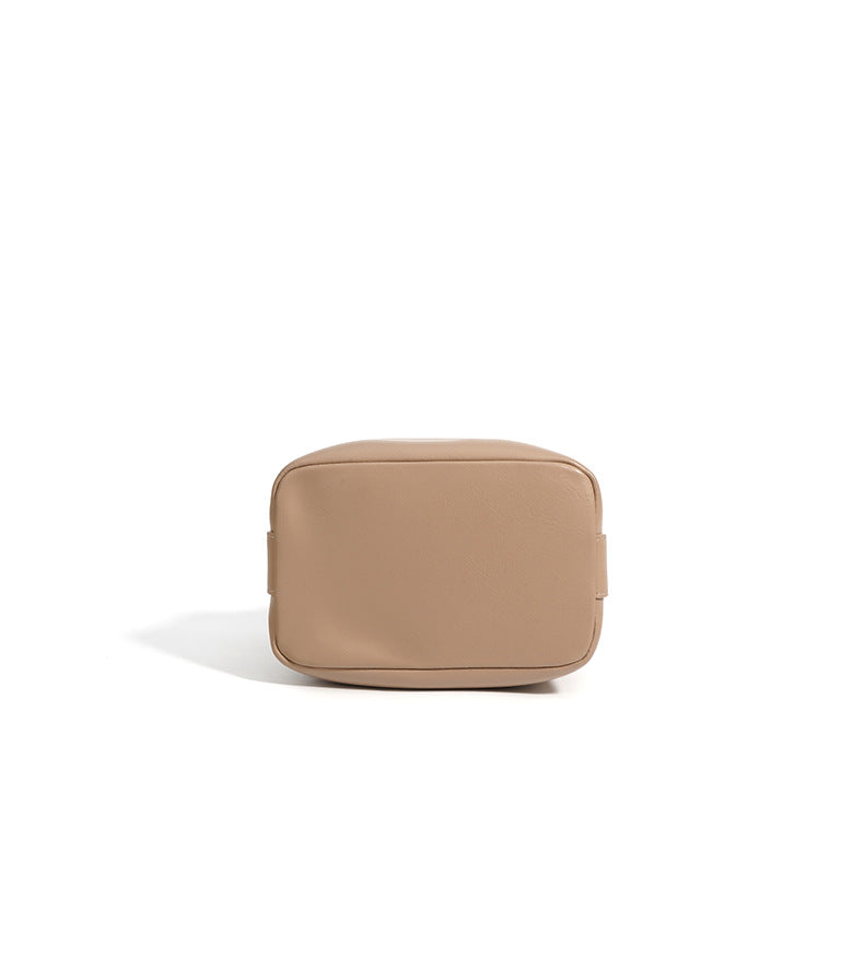 Liora- ladies leather handbag col.smoke powder