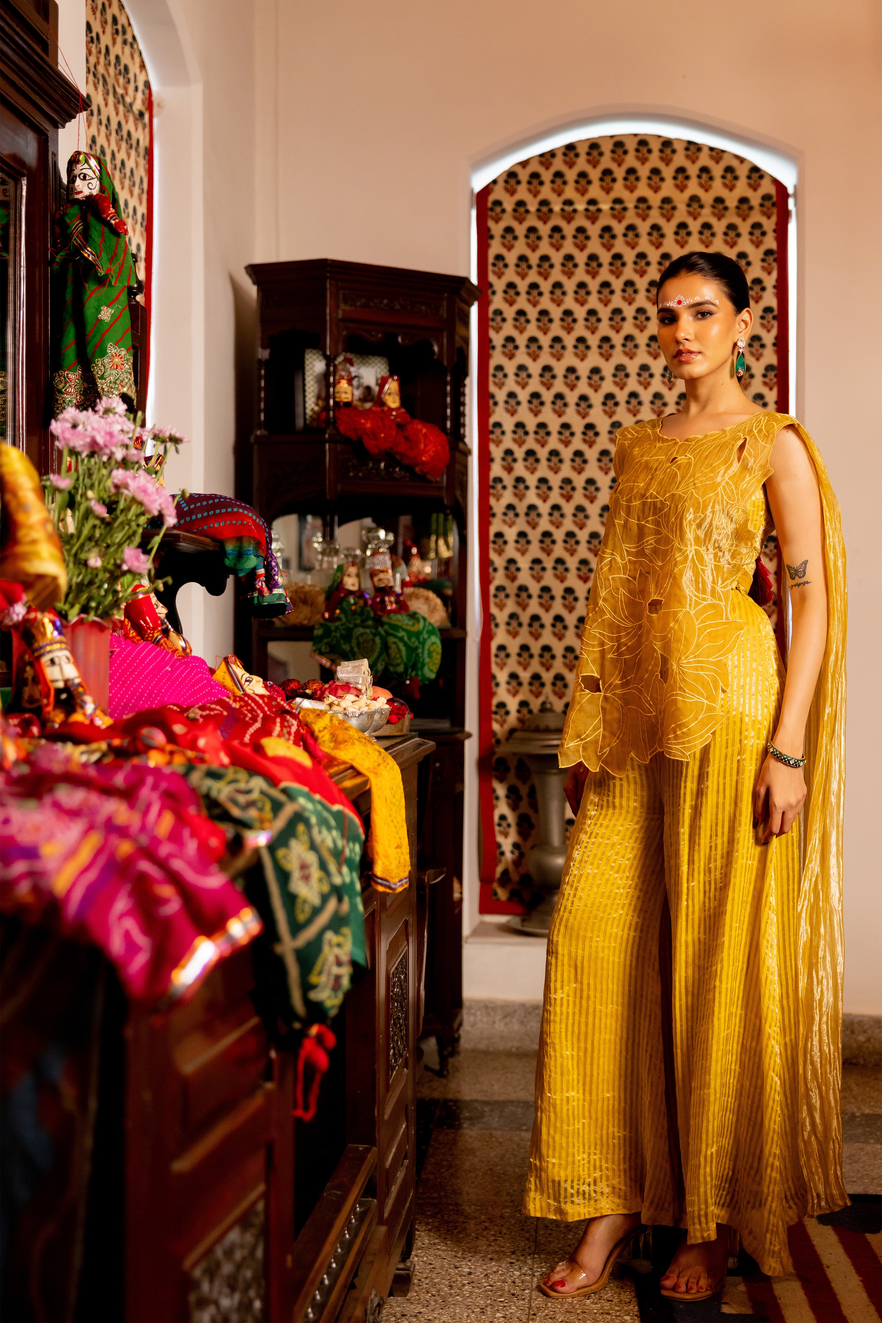 yellow drape set (Sohi)