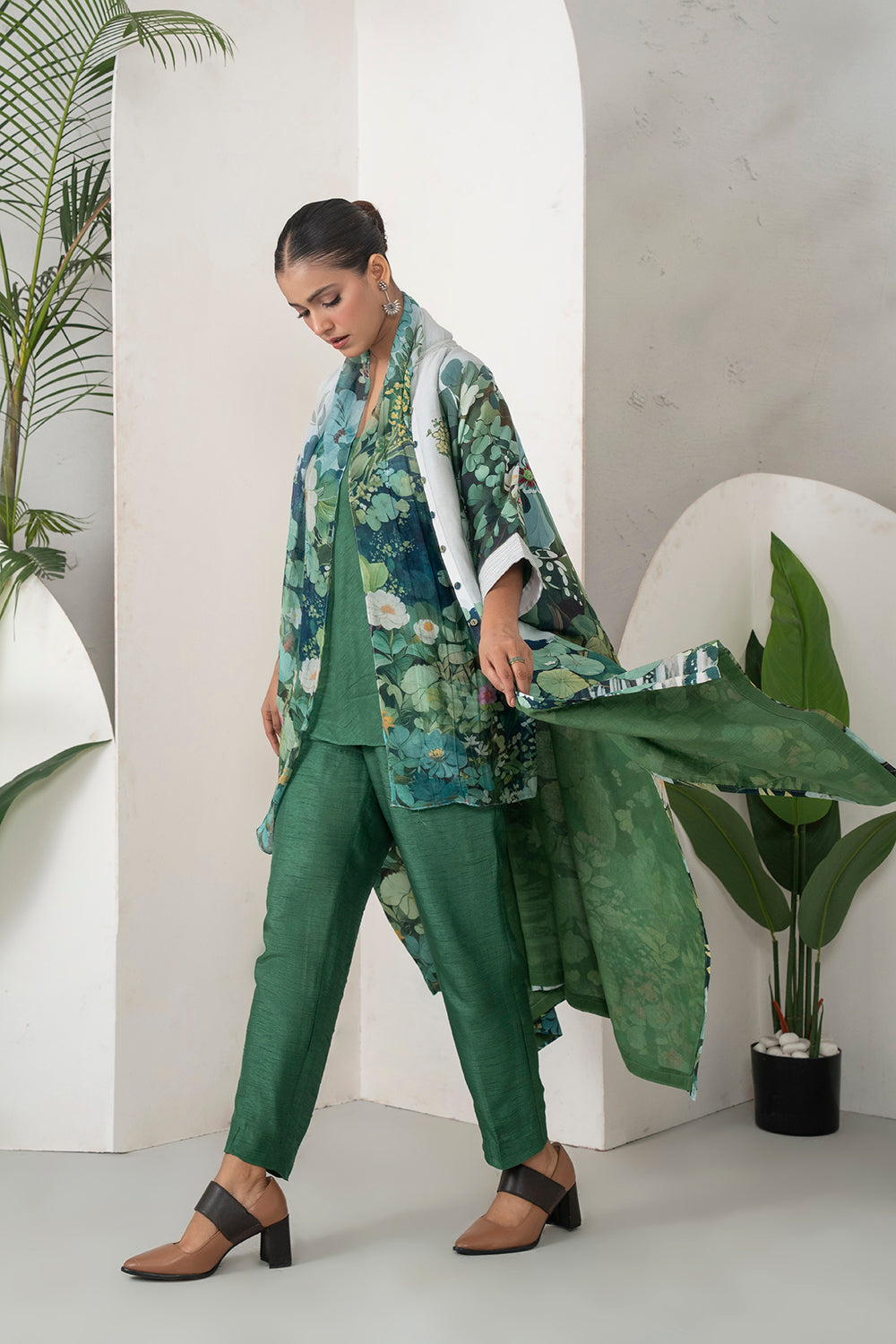 Ivory Silk Chanderi Vivid Garden Illustration Printed Kaftan Set (3 PCS)
