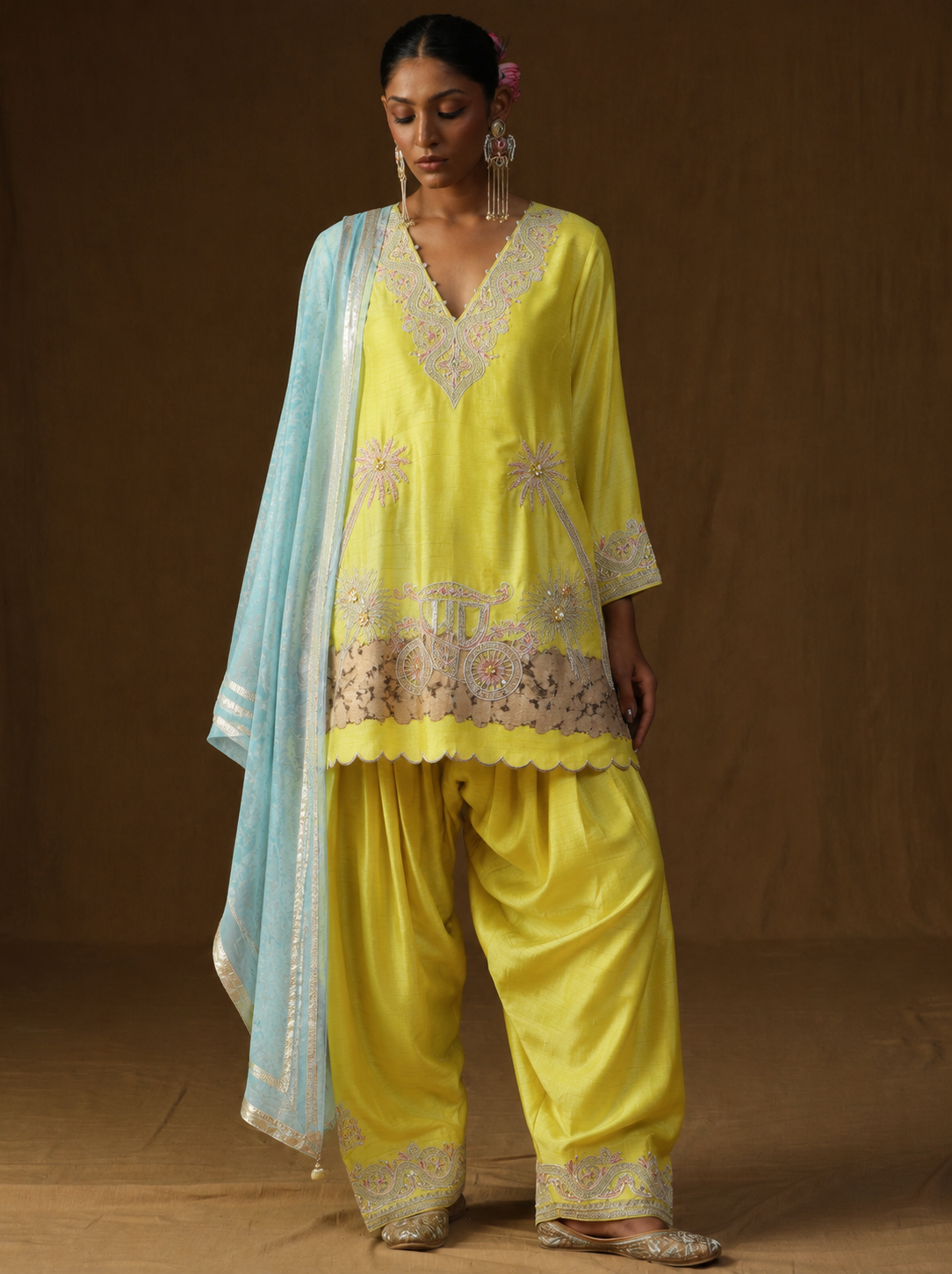 Vanya – Madhur Sunehri Embroidered Suit Set