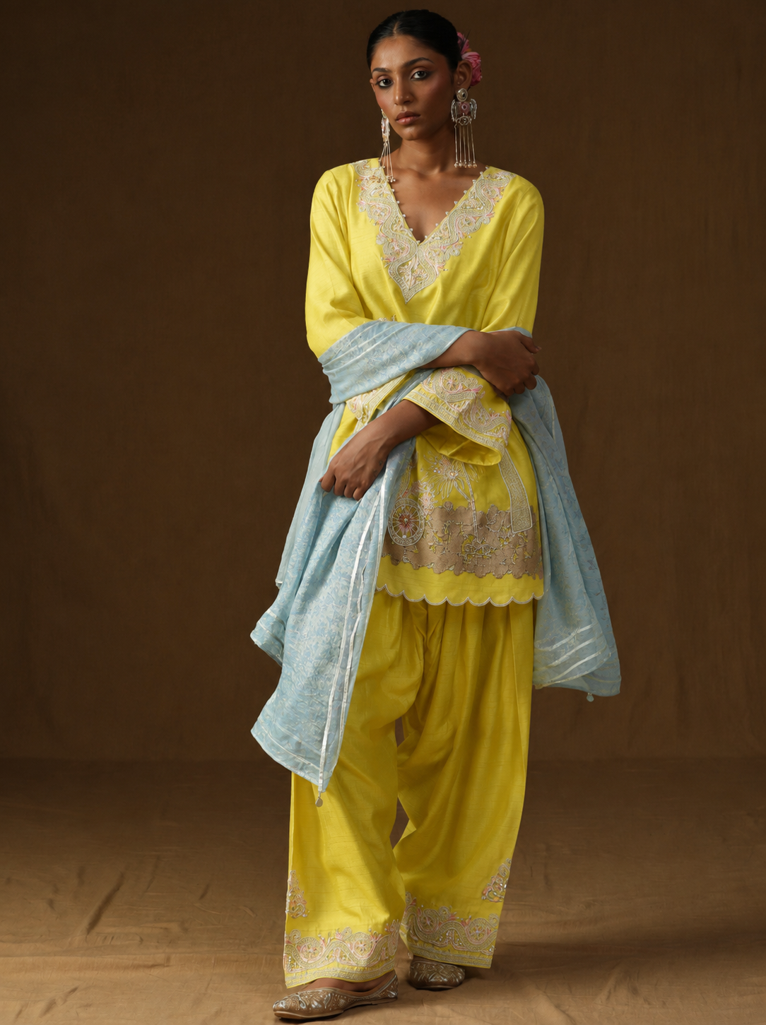 Vanya – Madhur Sunehri Embroidered Suit Set