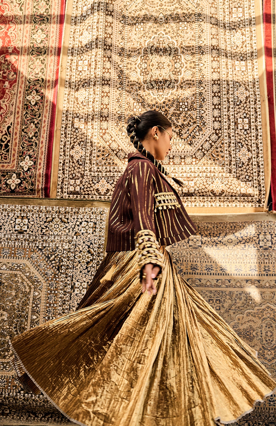 COTTON BROWN  JACKET  SILK JACQUARD BUSTIER CRUSHED SKIRT