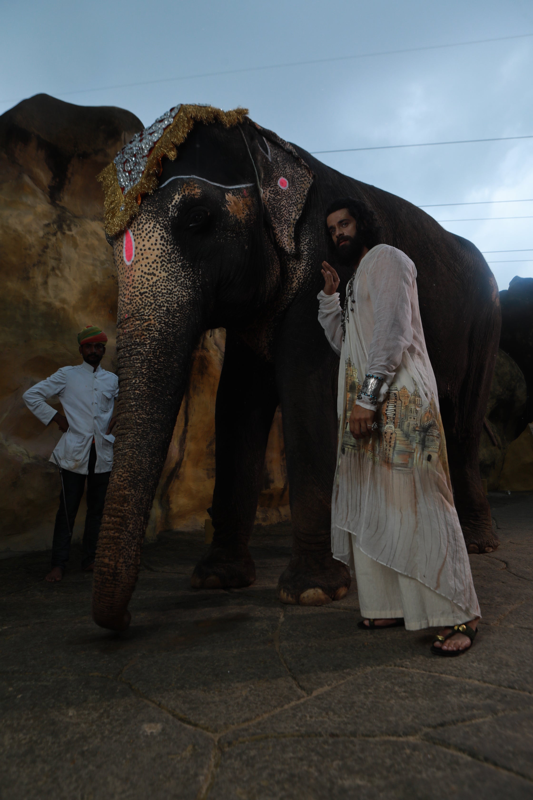 DEVI DRAPE MENS KOTA DORIA HAND PAINTED SHRUG WITH KHADI SHORT KURTA AND PANTS