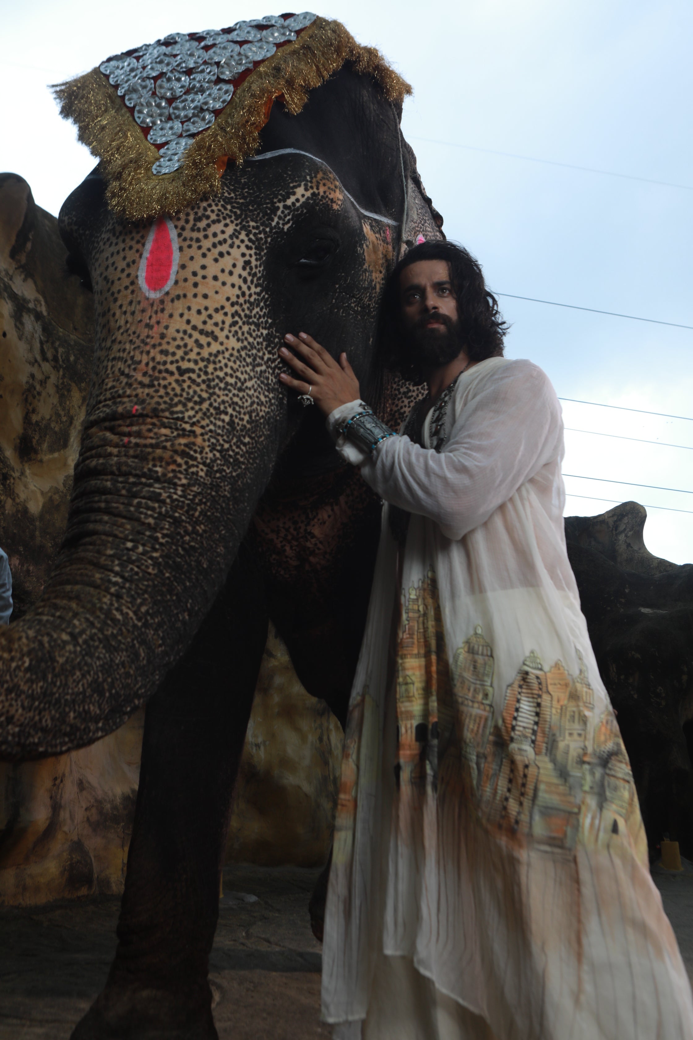 DEVI DRAPE MENS KOTA DORIA HAND PAINTED SHRUG WITH KHADI SHORT KURTA AND PANTS