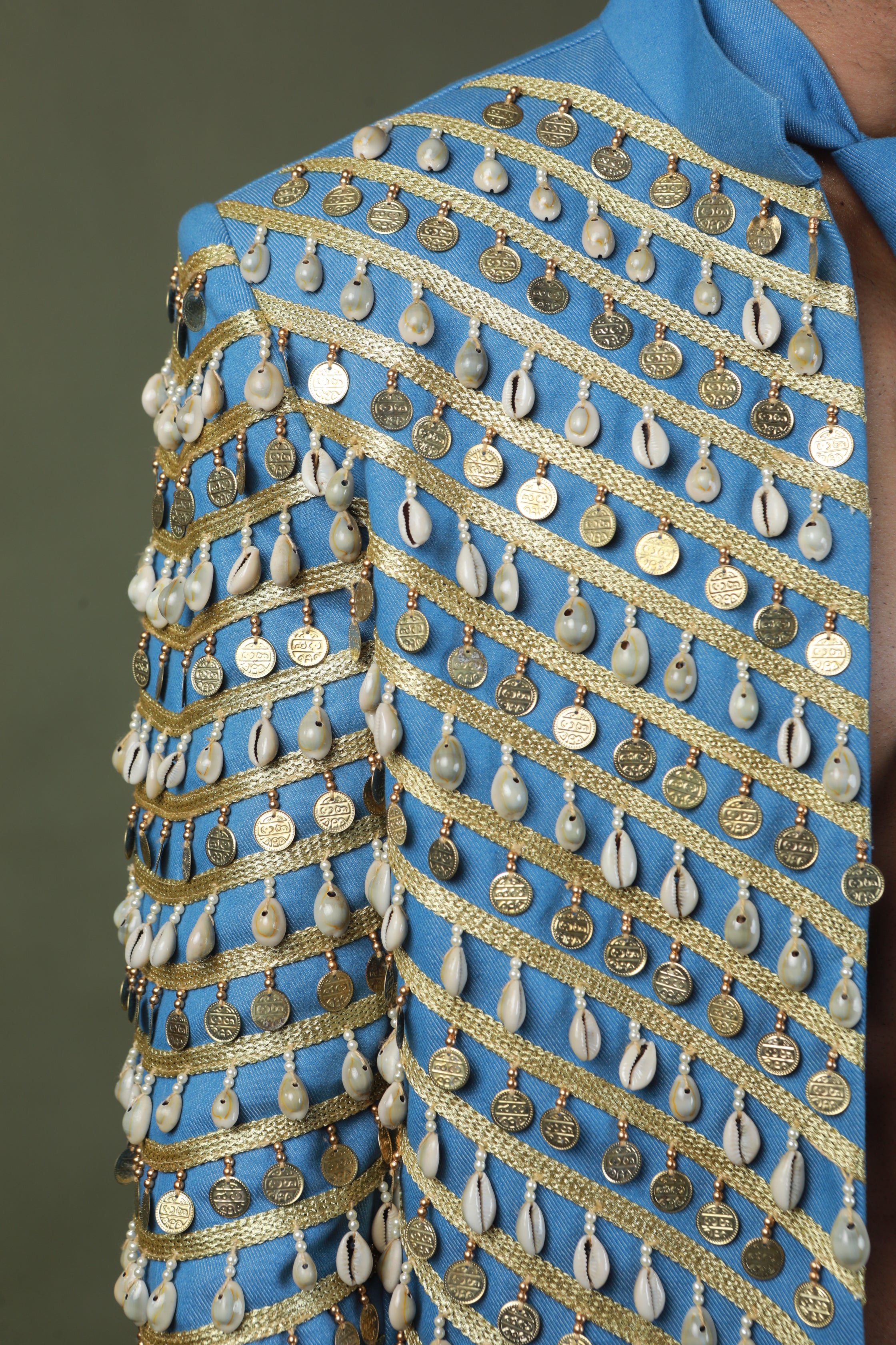 DEVI DRAPE DENIM BLAZER  EMBELLISHED WITH  COIN AND KODI AND EMBELLISHED TIE WITH DENIM CARGO PANTS