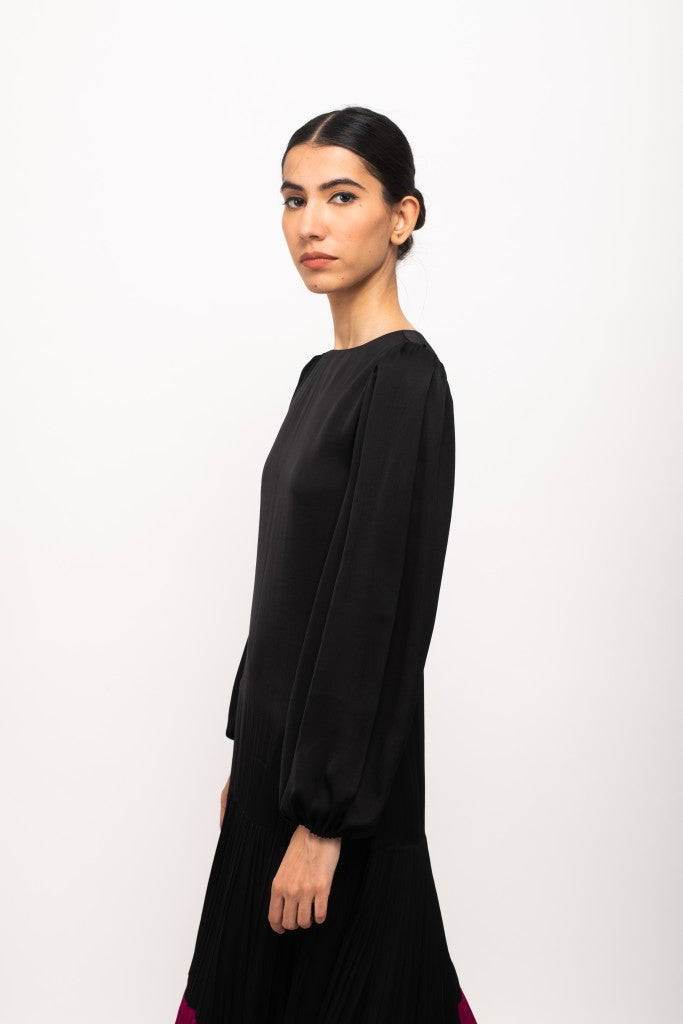 Black-Wine Gather Maxi Dress