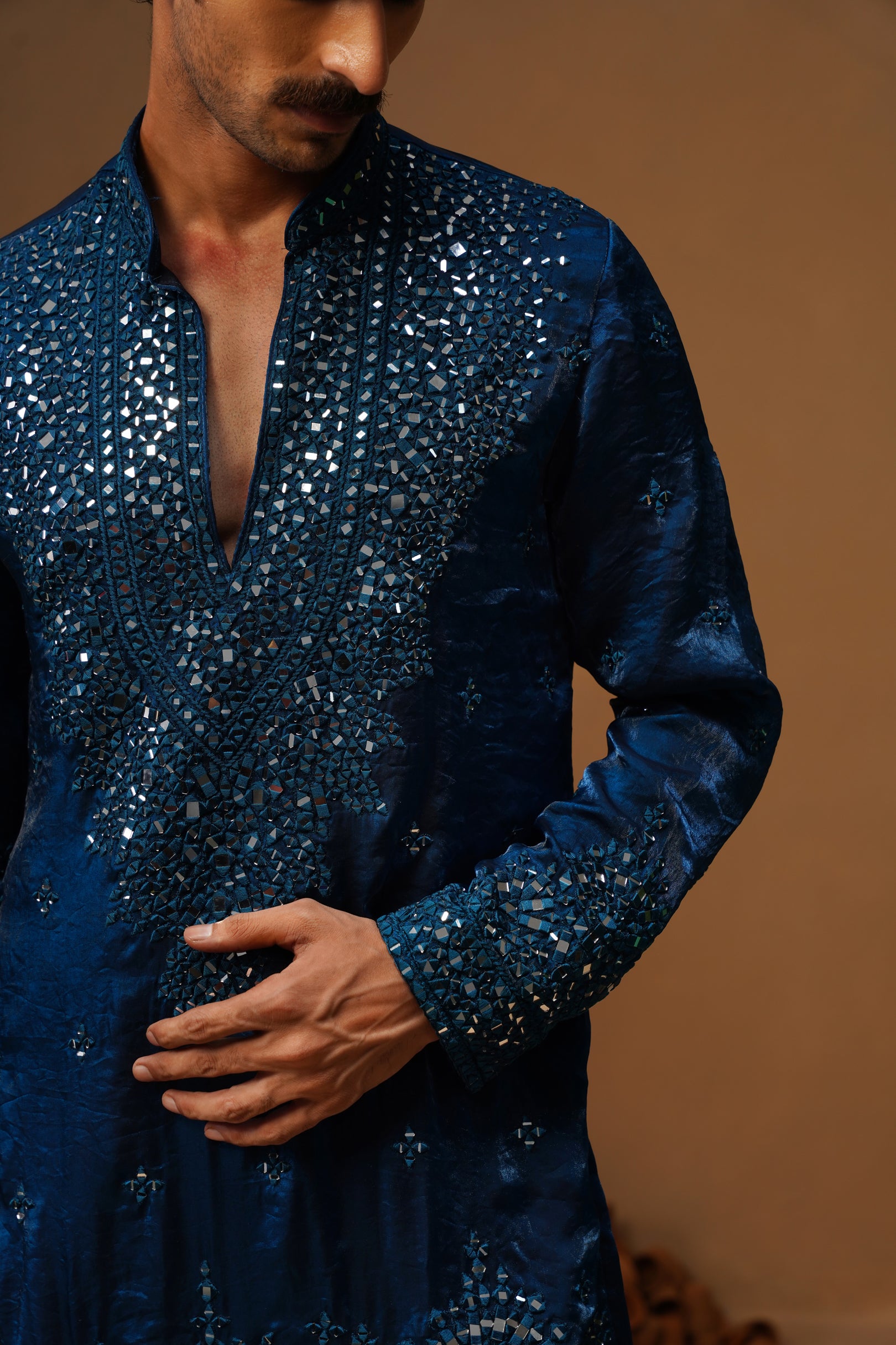 ARYA BLUE  V NECK SHORT KURTA SET