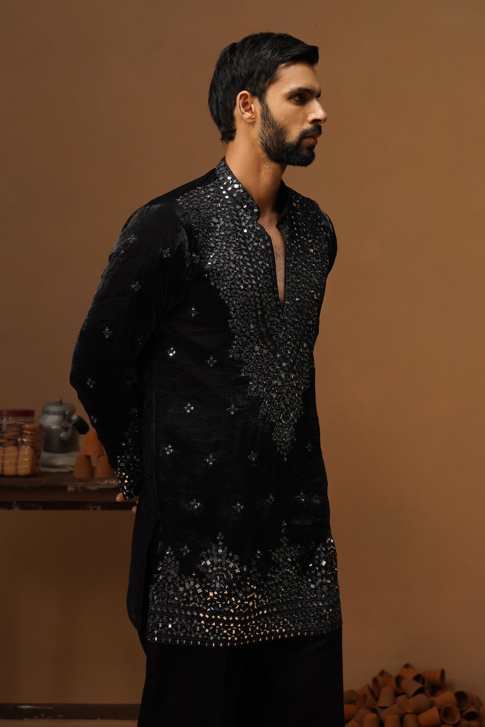 ARYA BLACK V NECK SHORT KURTA SET