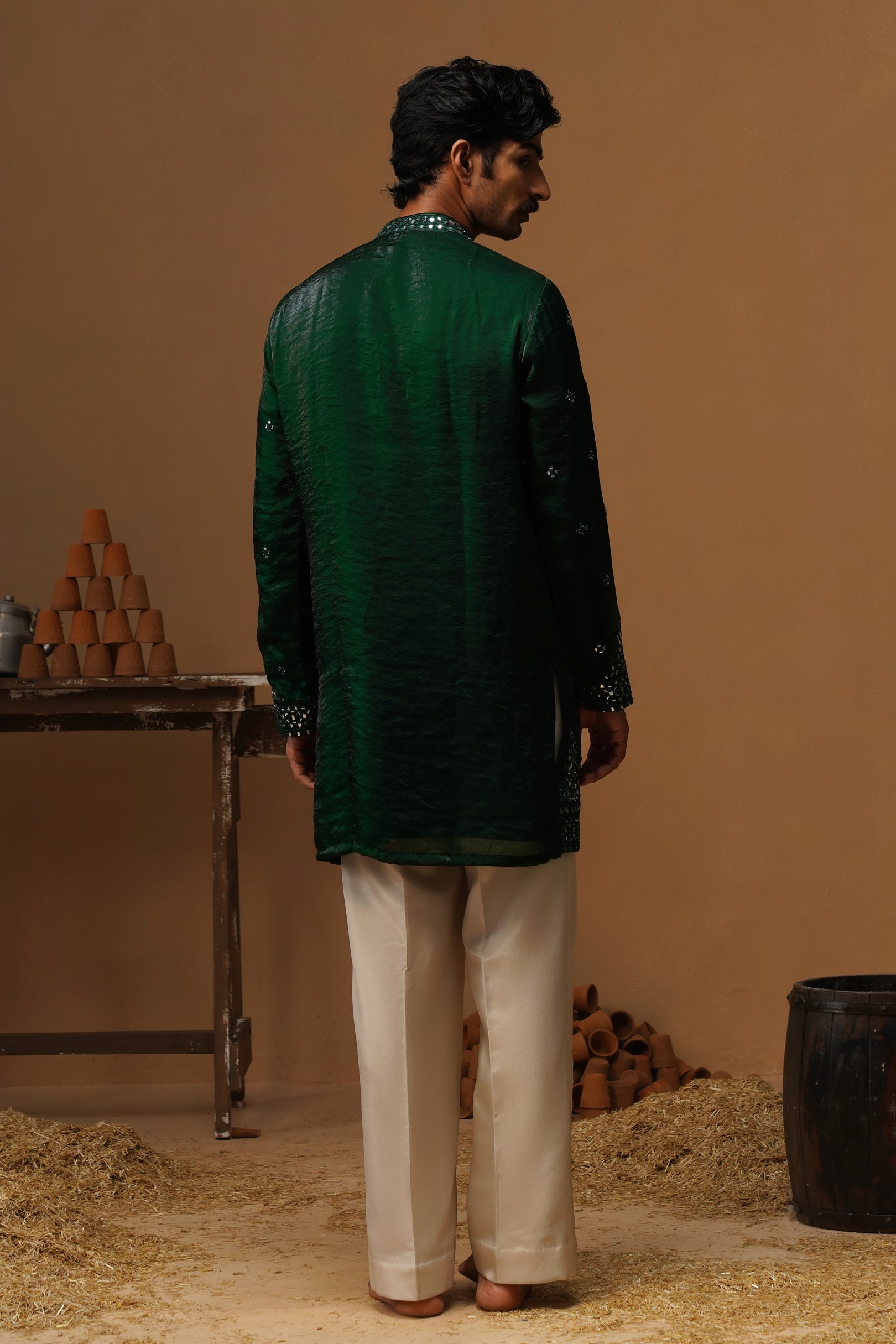 ARYA BOTTLE GREEN  V NECK SHORT KURTA SET