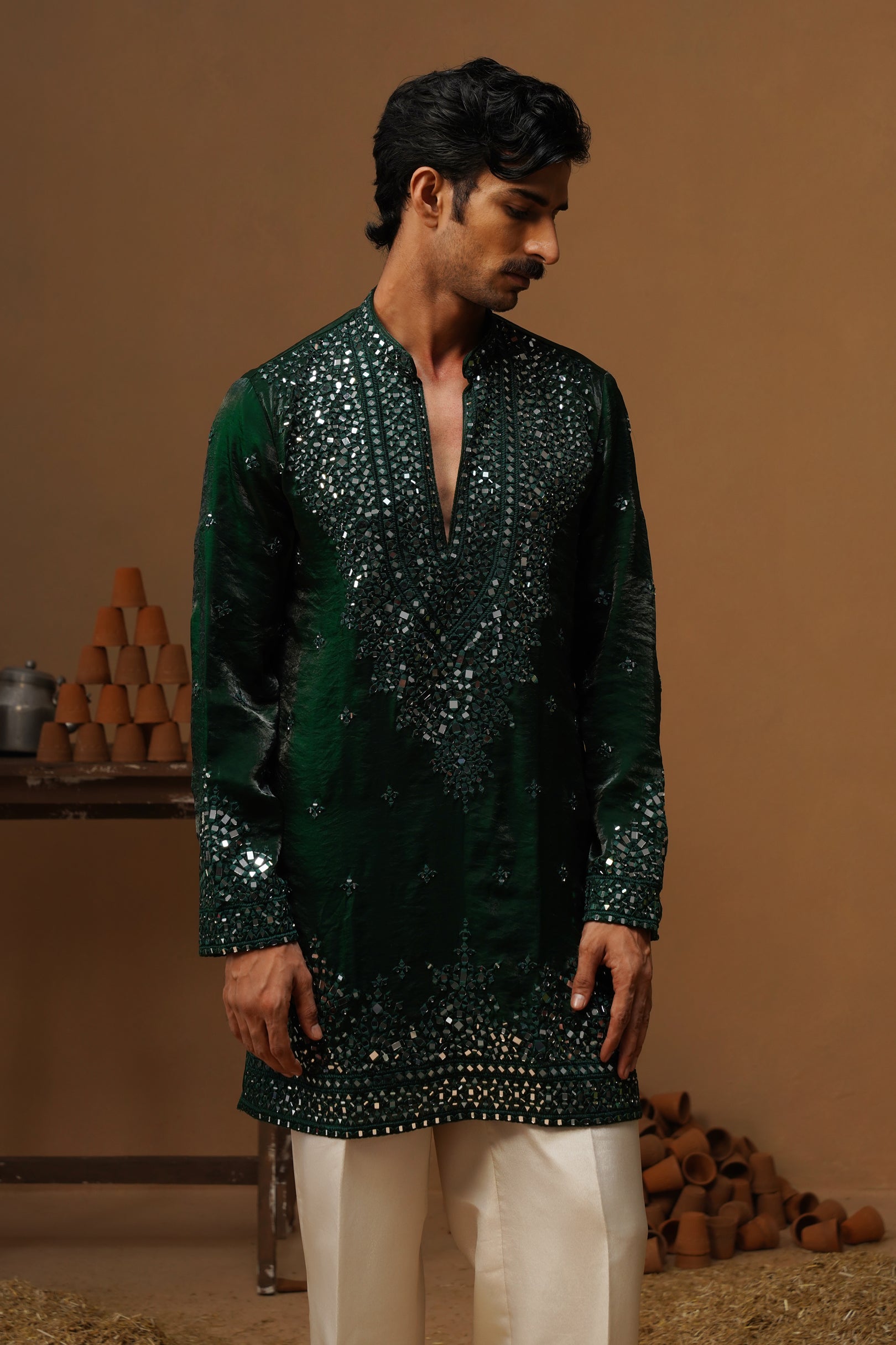 ARYA BOTTLE GREEN  V NECK SHORT KURTA SET