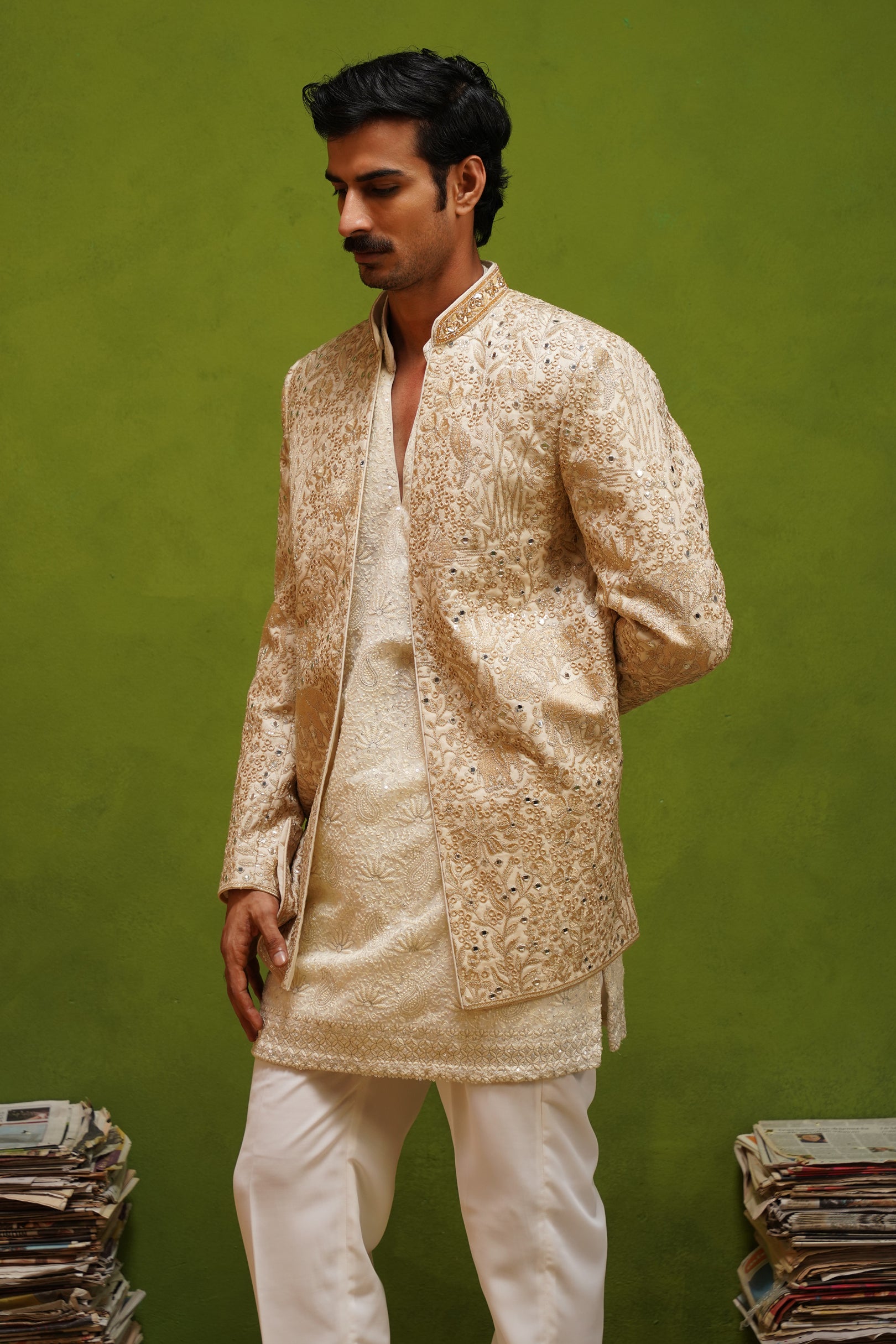 SHAAN GOLD JODHPURI SET WITH V NECK KURTA