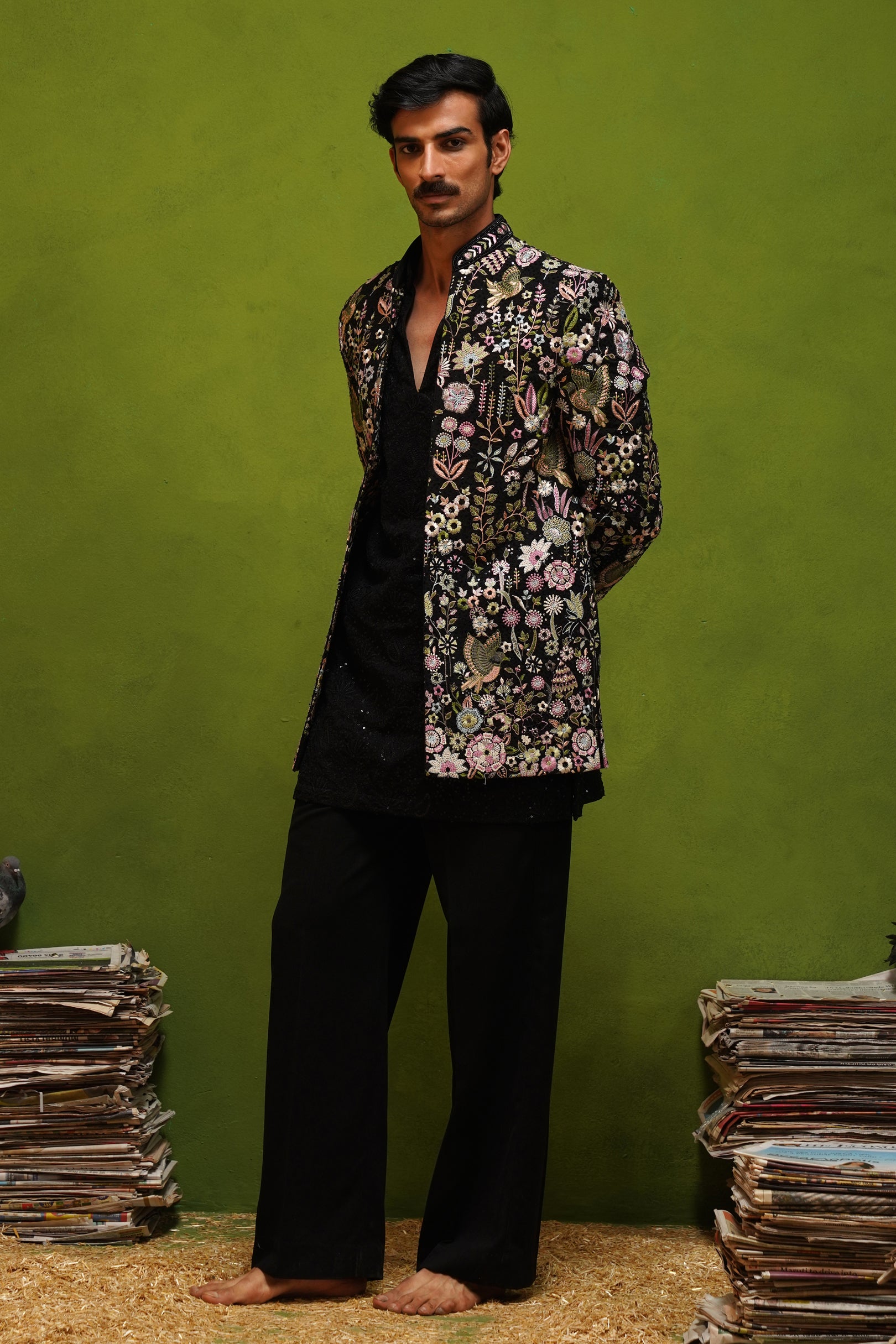 ROOH BLACK JODHPURI SET WITH V NECK KURTA