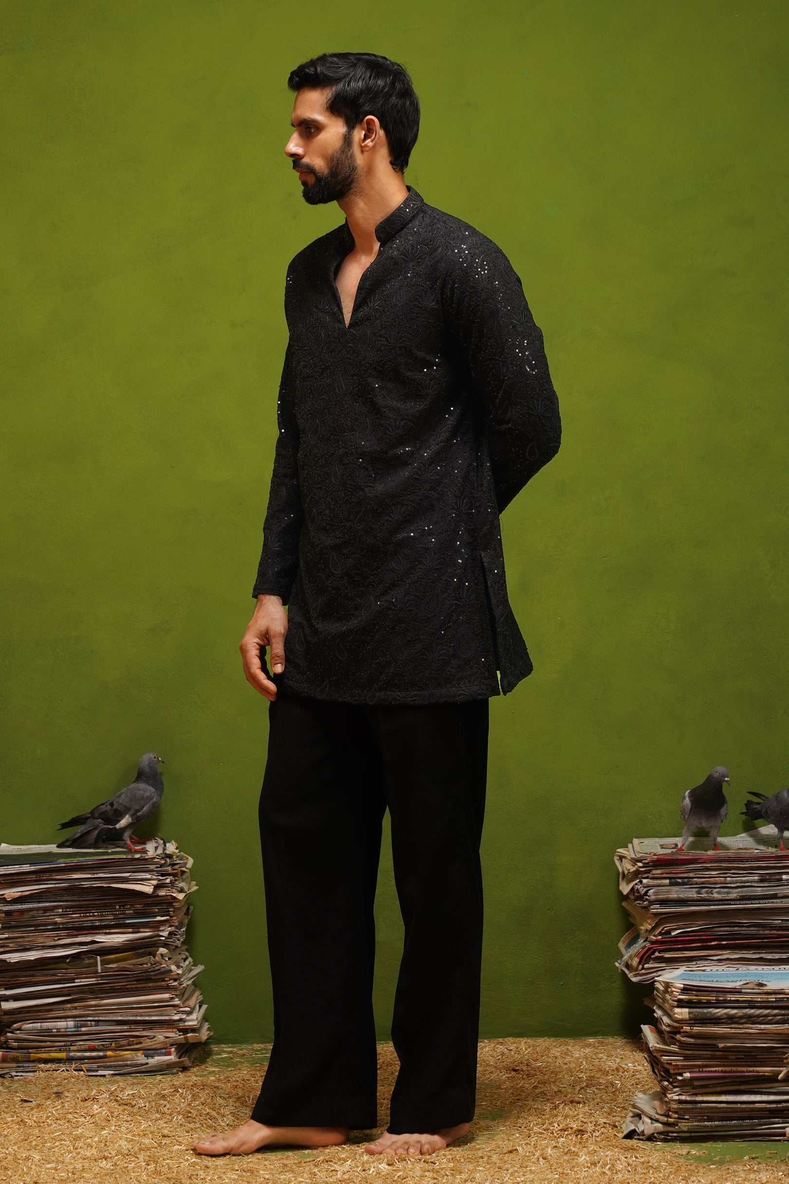 NAQSH BLACK V NECK SHORT KURTA SET