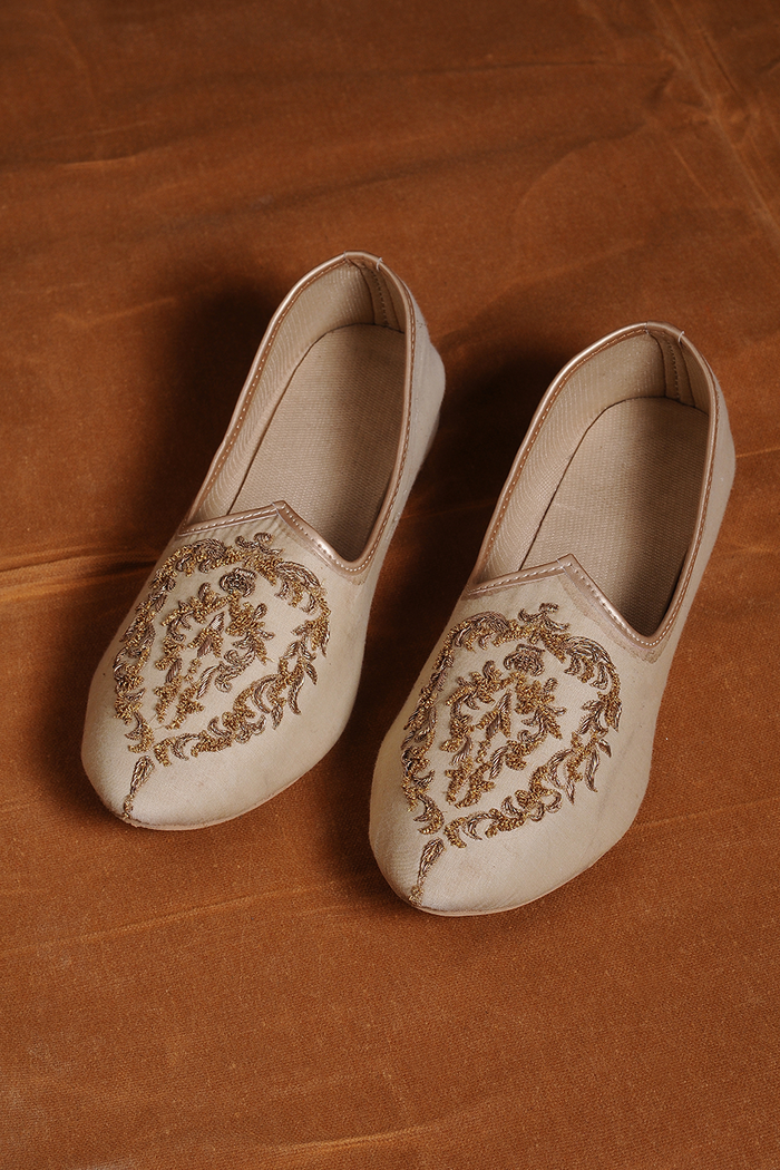 IVORY MATKA SILK ZARDOZI EMBROIDERED SHERWANI KURTA CHURIDAR SET