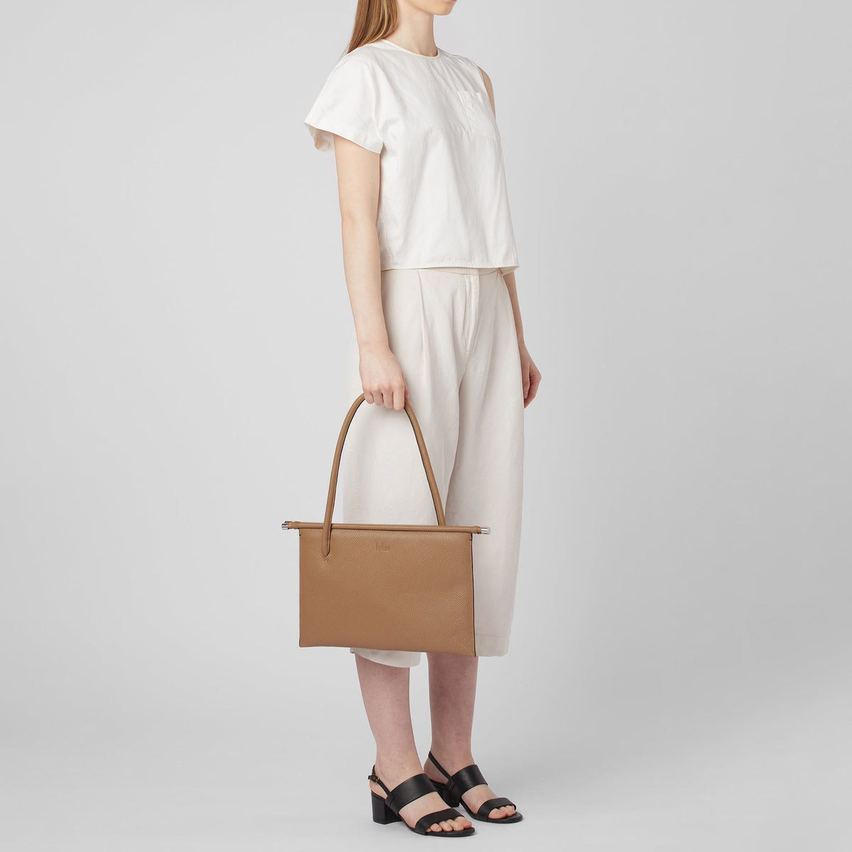 FRIDA FLAT TOTE PEBBLE