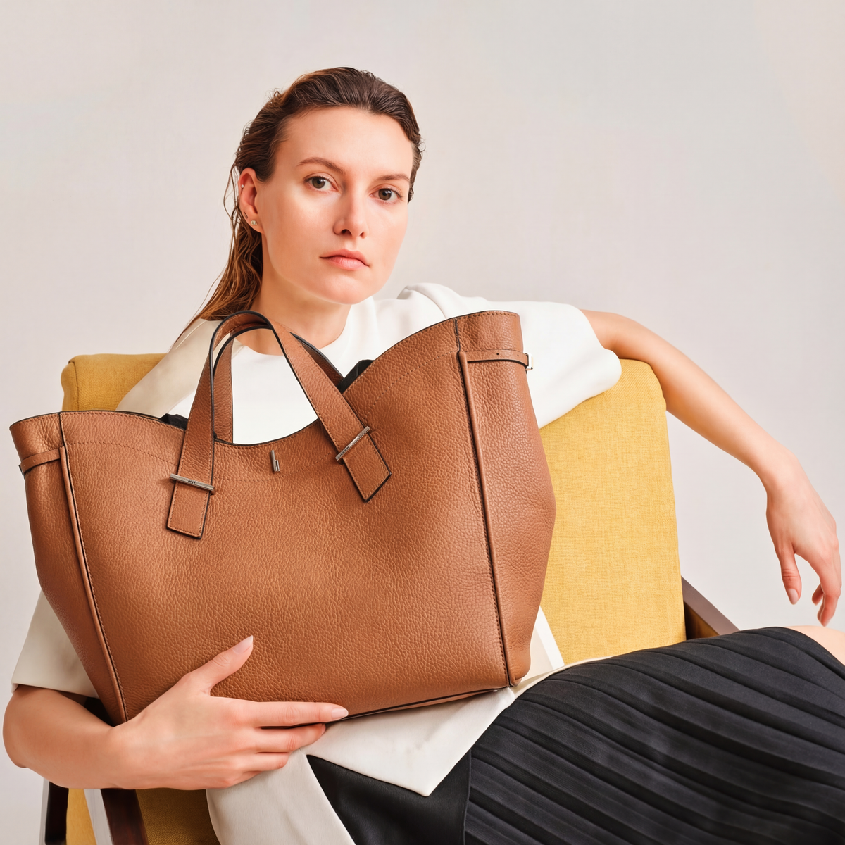 GRETA TOTE PEBBLE CLAY