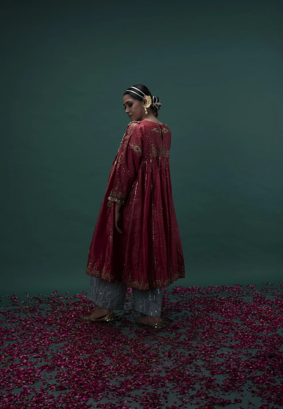 Yashfa kalidar choga set