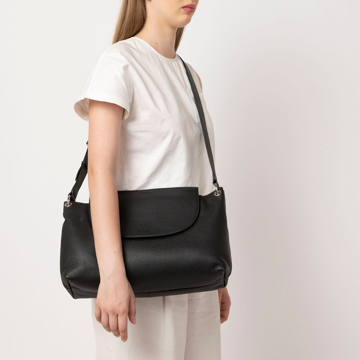 JUDITH SATCHEL LARGE PEBBLE