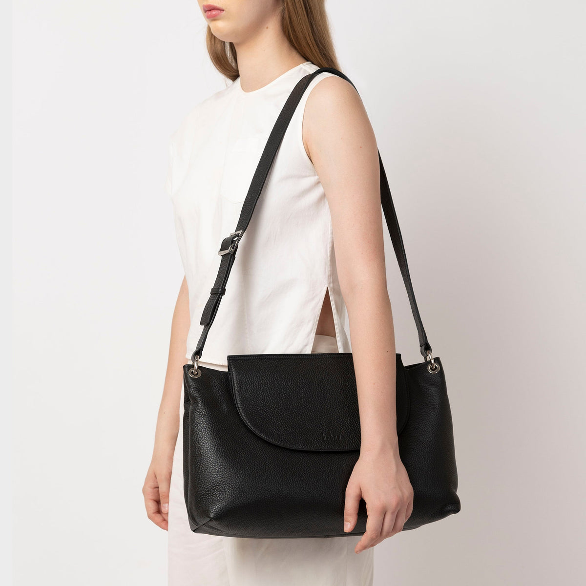 JUDITH SATCHEL LARGE PEBBLE