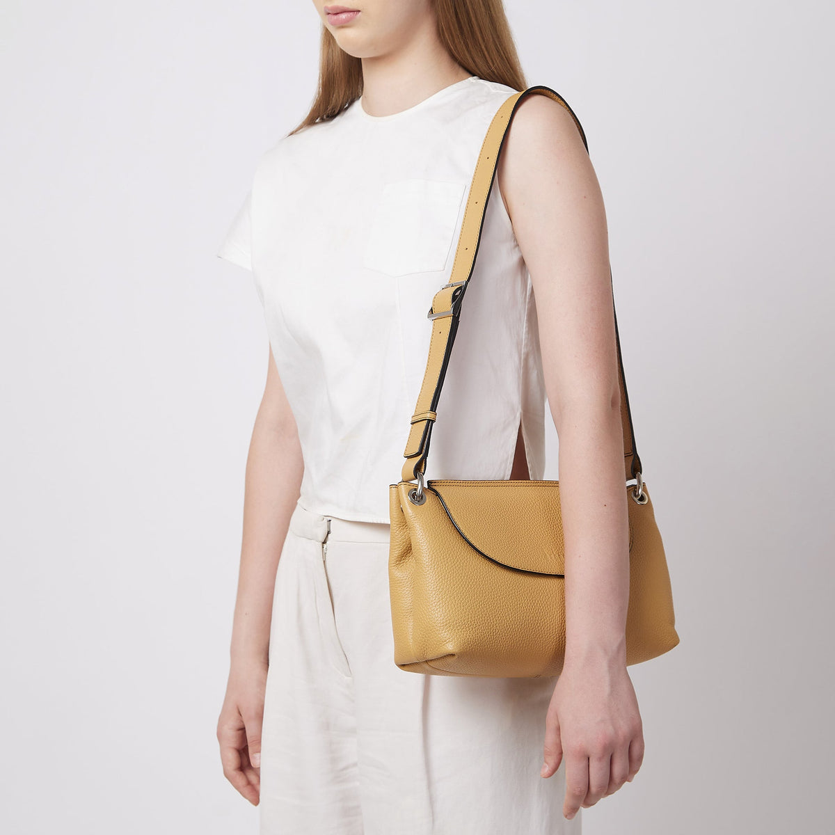 JUDITH SATCHEL MEDIUM PEBBLE