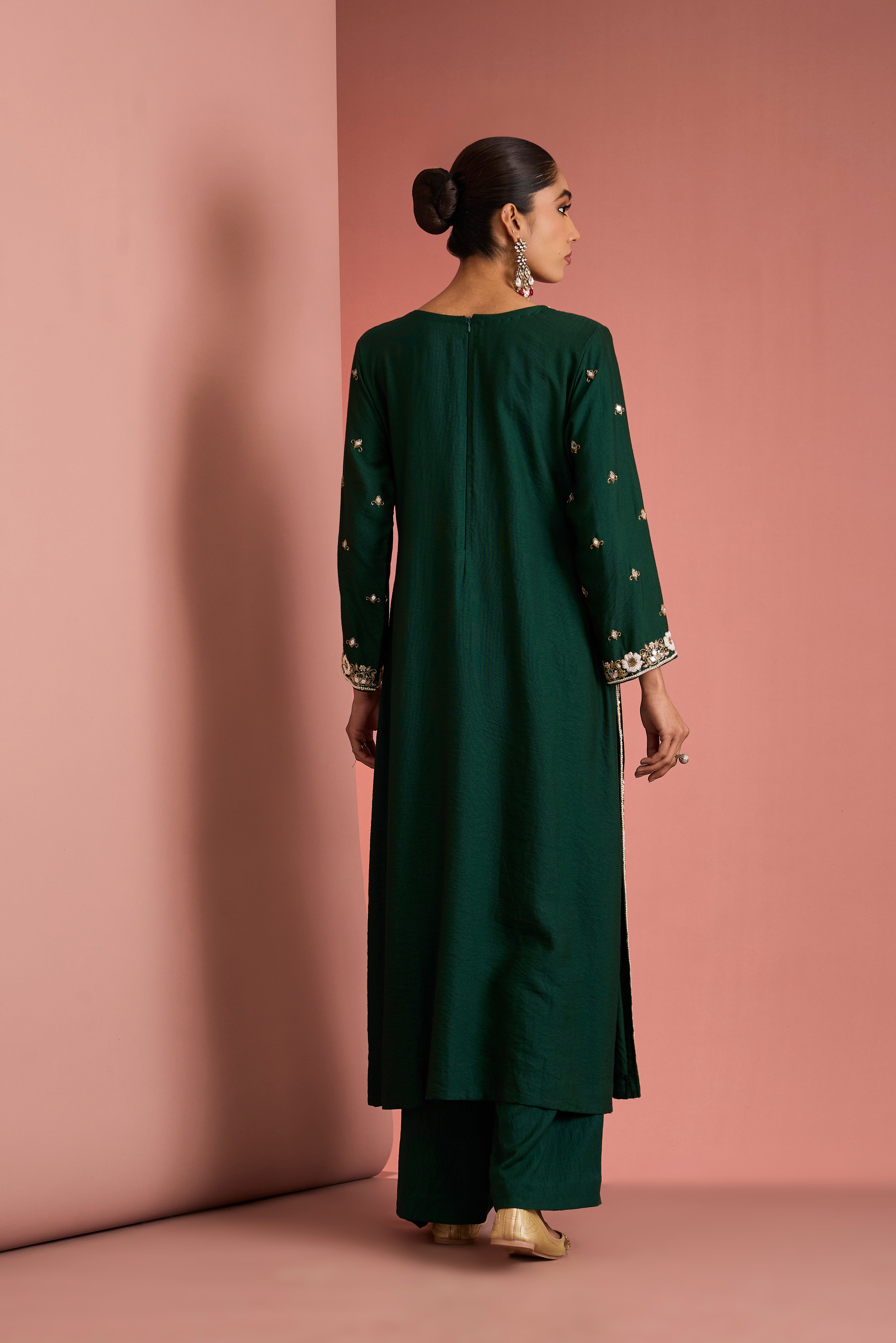 DARK GREEN  SELF KATAN KURTA PANT SET WITH CUTDANA PEARL MIRROR EMBROIDEREY AND ORGANZA DUPPATTA