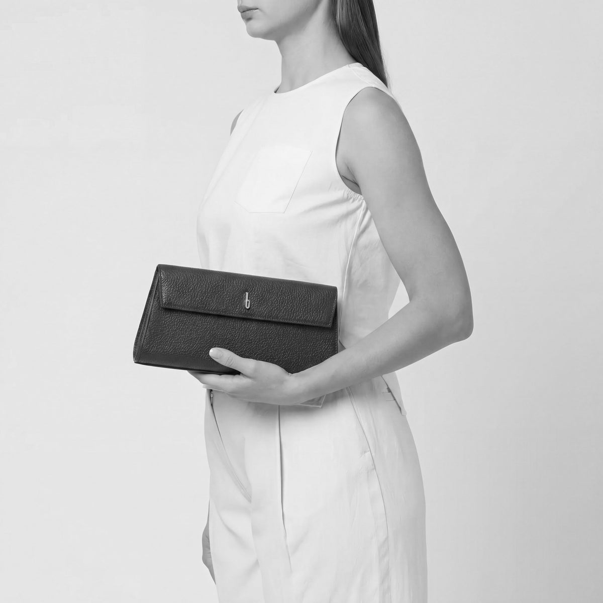 MEERA CLUTCH