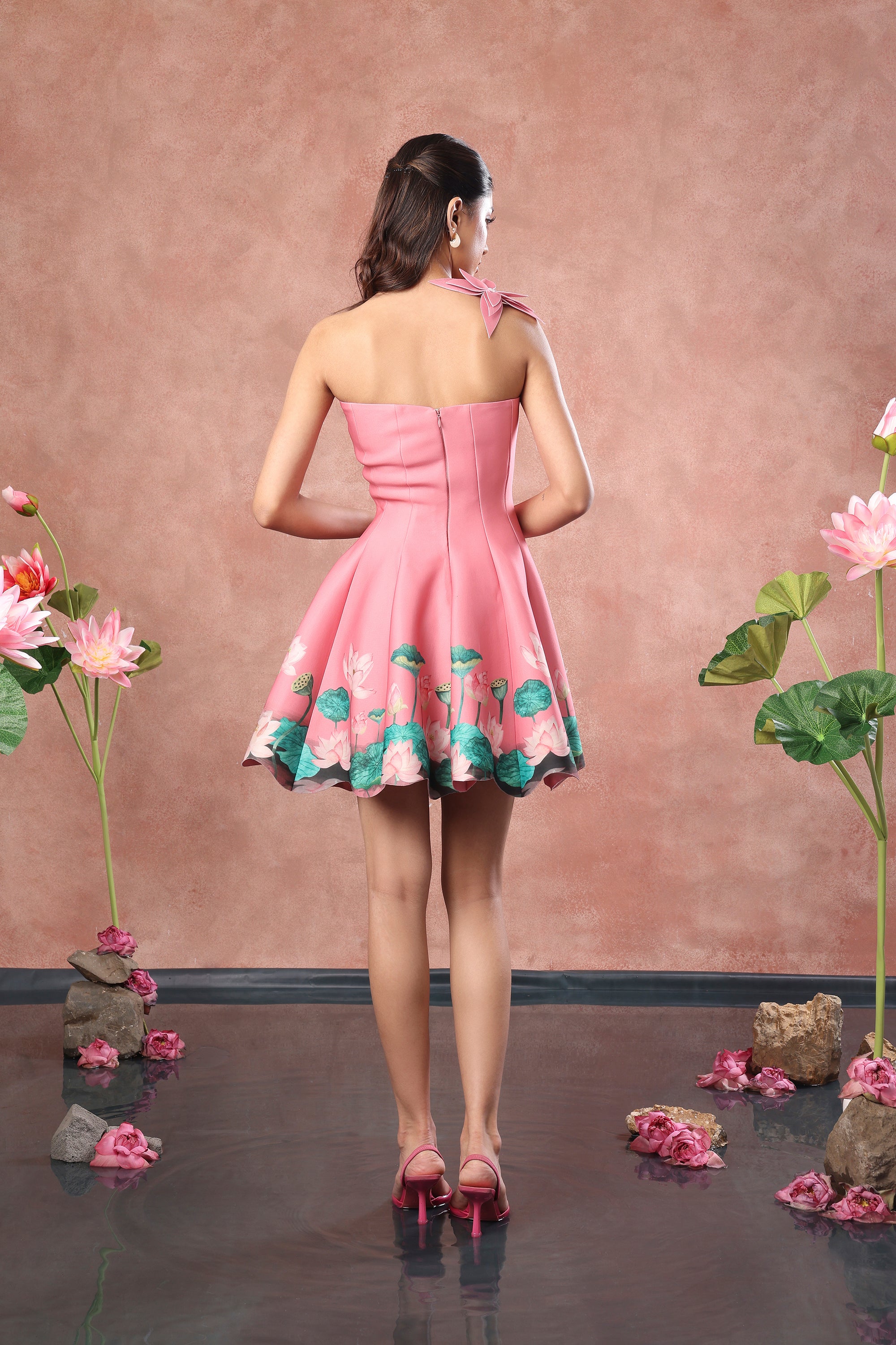 SHORT PANEL PRINTED DRESS WITH FLOWER
