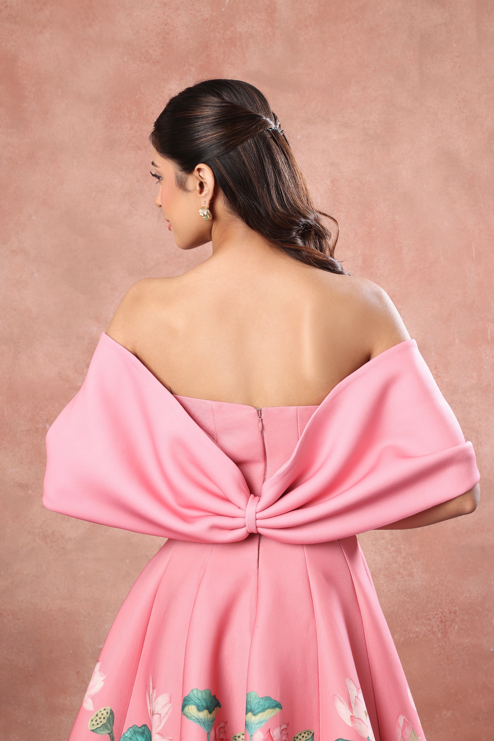SHORT PANEL PRINTED DRESS WITH BOW WRAP