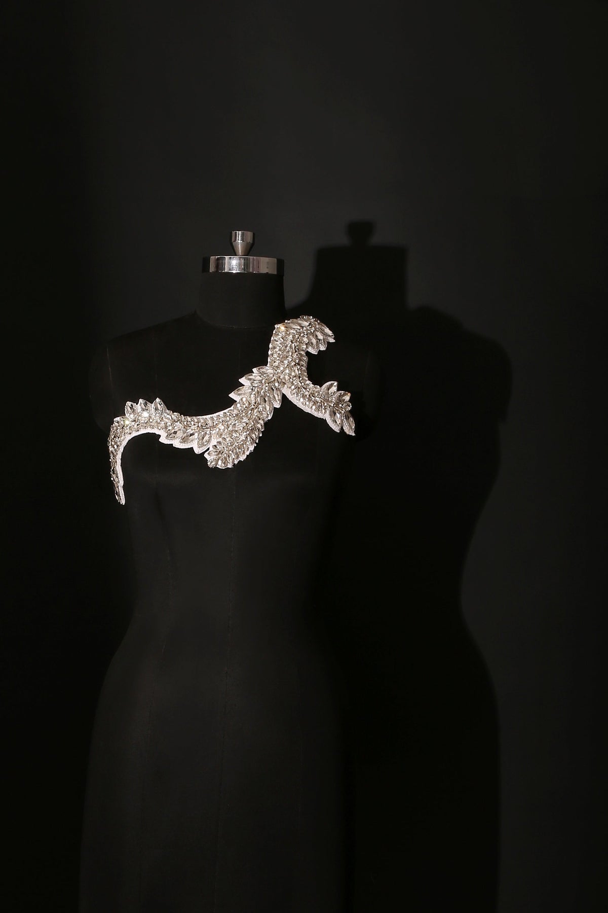 Detachable Stone Neckline
