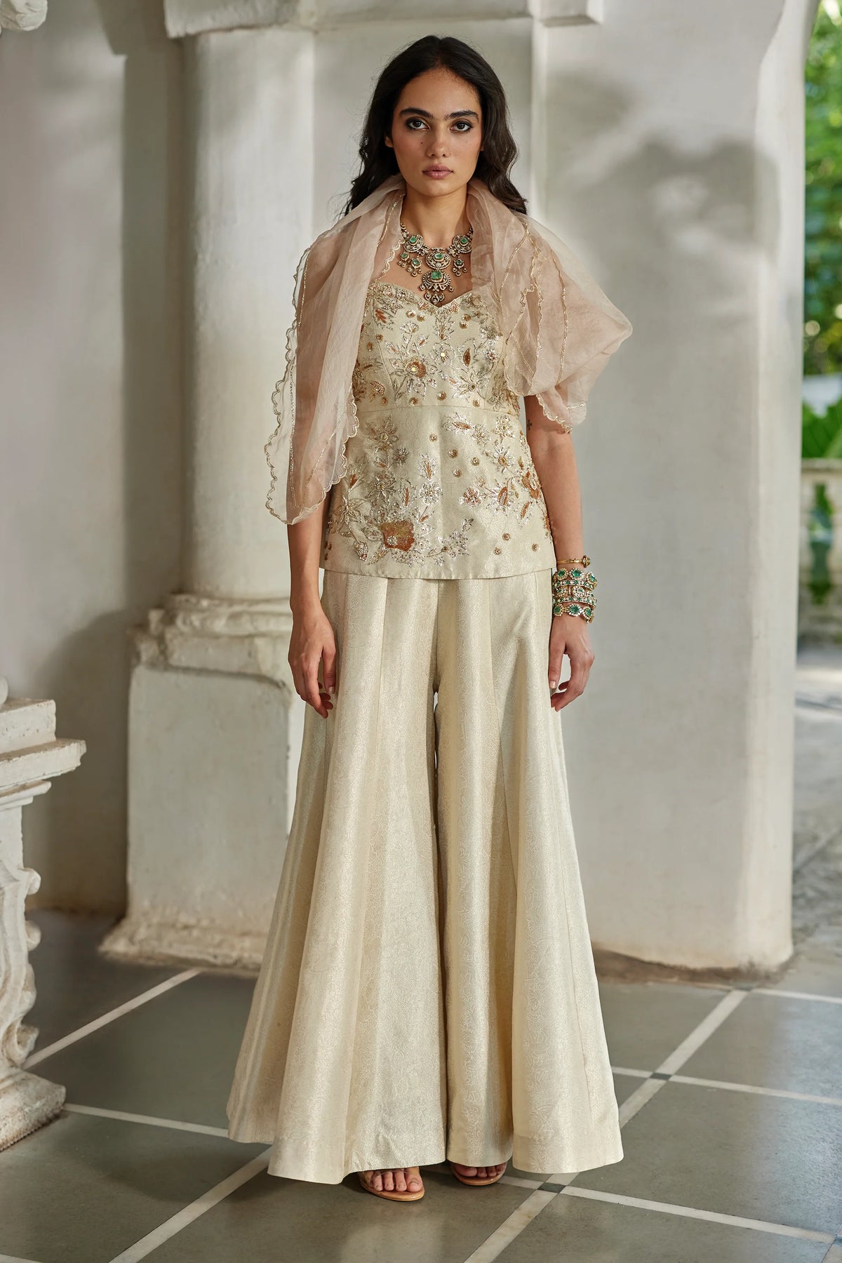 NIRI KURTI SET