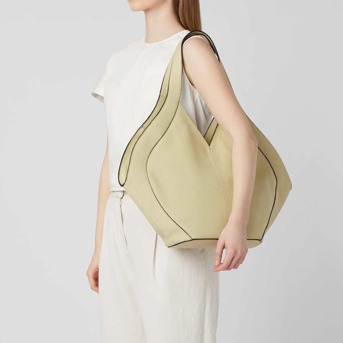 SAFRA TOTE PEBBLE