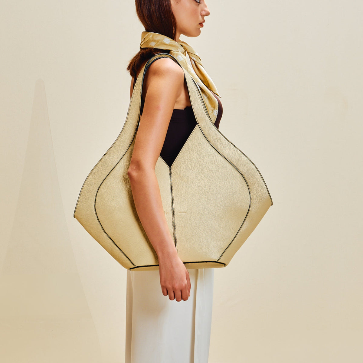 SAFRA TOTE PEBBLE