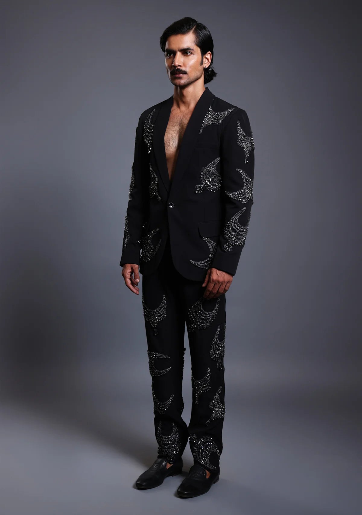 CF necklace suit black